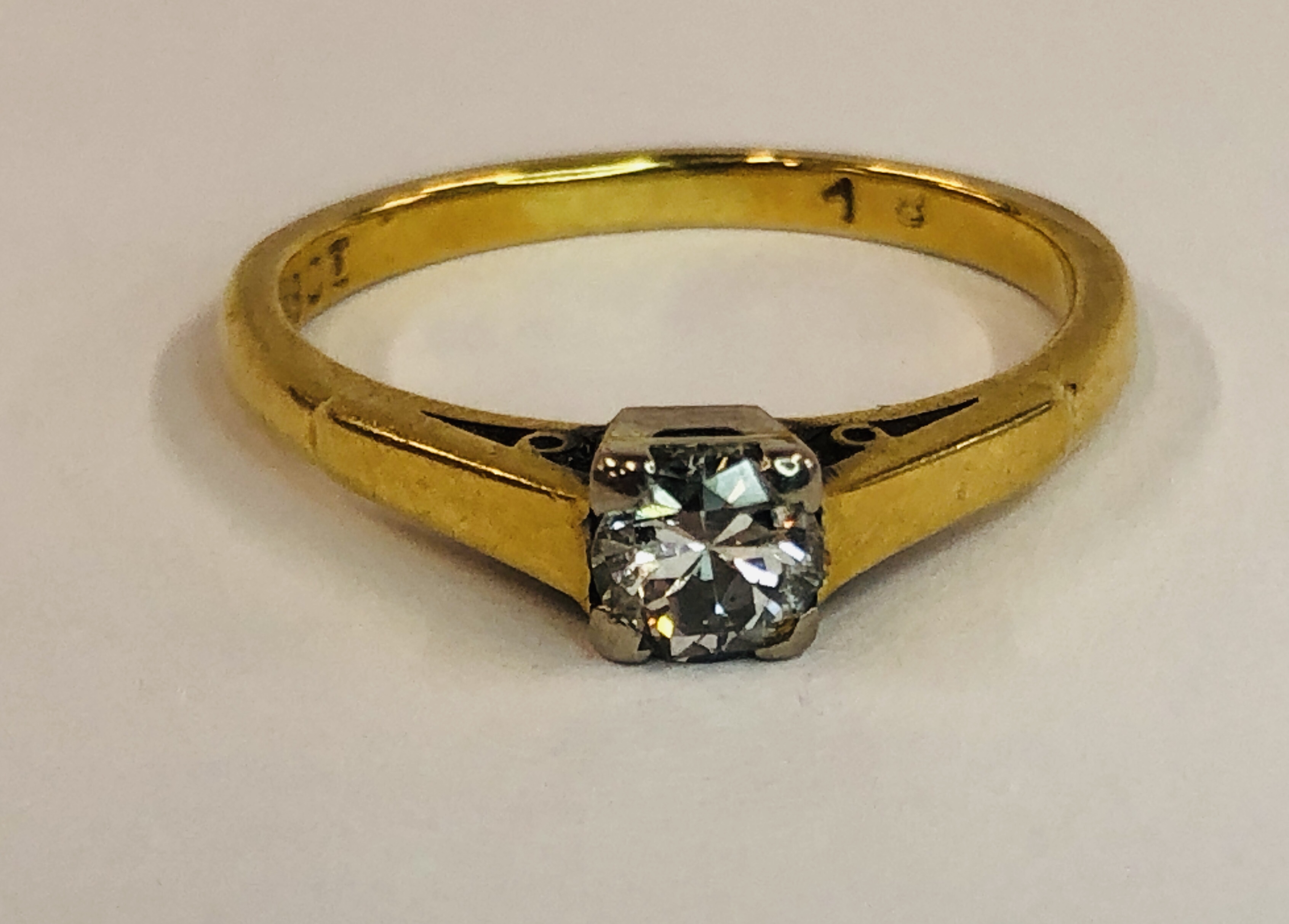 AN 18CT GOLD DIAMOND SOLITAIRE. - Image 2 of 9