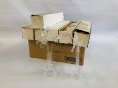 A COLLECTION OF 13 BOXED DAVID SMITH GLASS VASES AND FLOWERS.