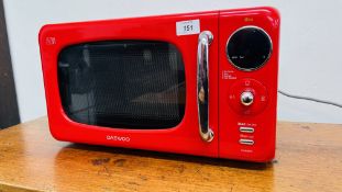 DAEWOO 800 WATT RED FINISH MICROWAVE OVEN - SOLD AS SEEN.