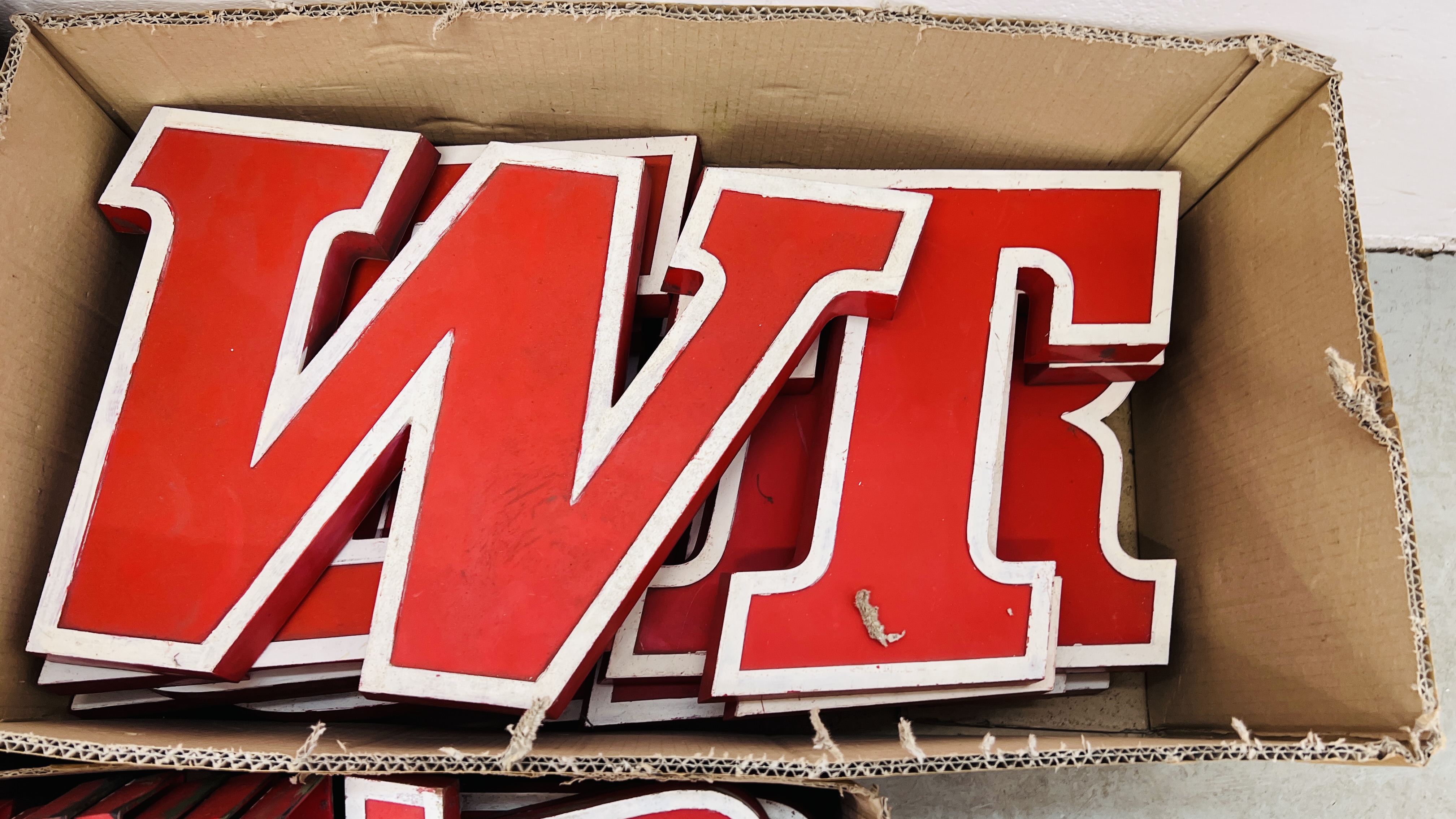 A QUANTITY OF 120 VINTAGE SIGNAGE LETTERING (LARGEST CHARACTER HEIGHT 30. - Image 3 of 7