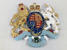 (R) UK COAT OF ARMS PLAQUE