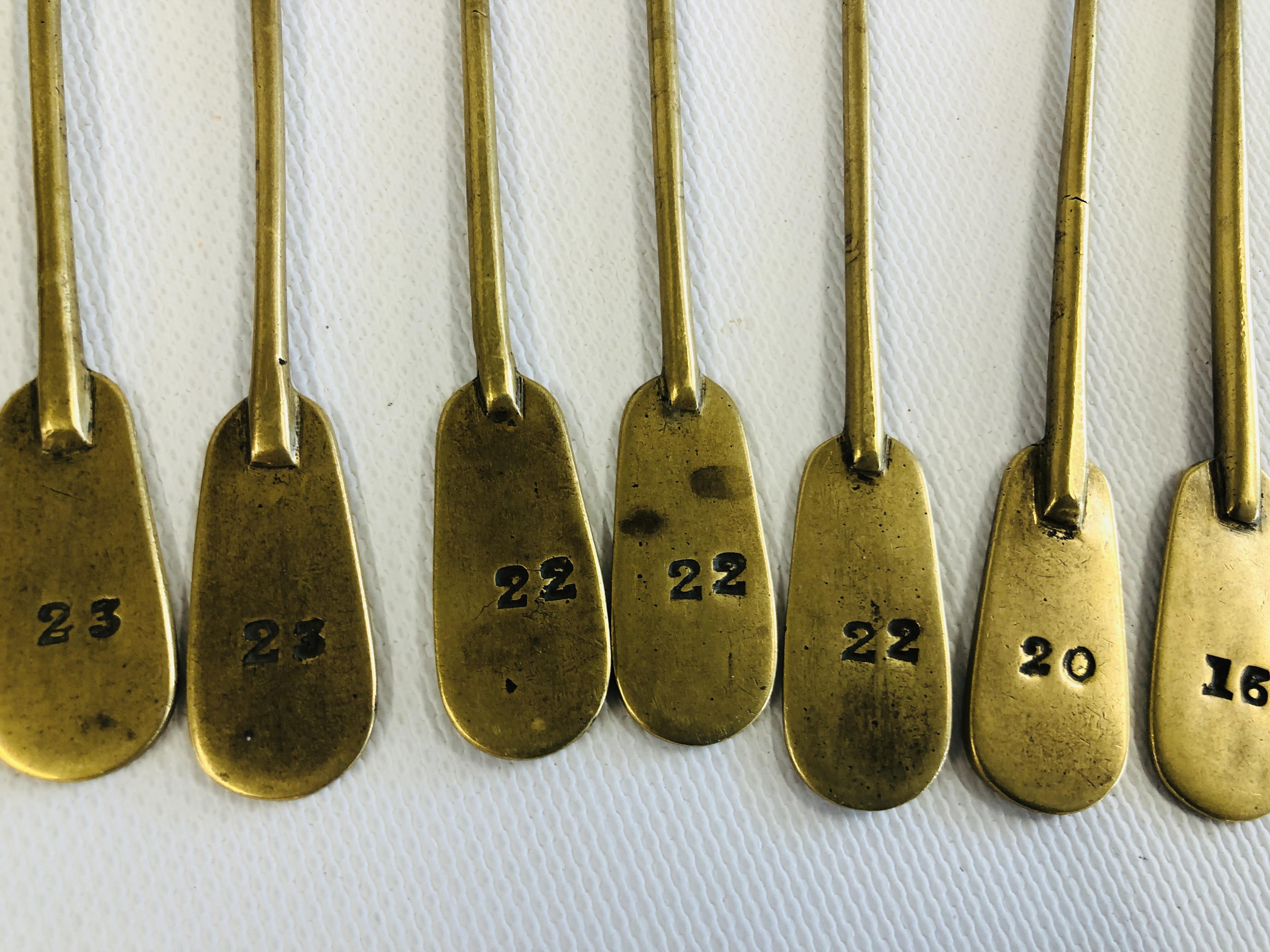 A COLLECTION OF 19 VINTAGE BRASS SEED MEASURES ALL IMPRESSED WITH "BLAKE & MACKENZIE LTD LIVERPOOL" - Image 7 of 10