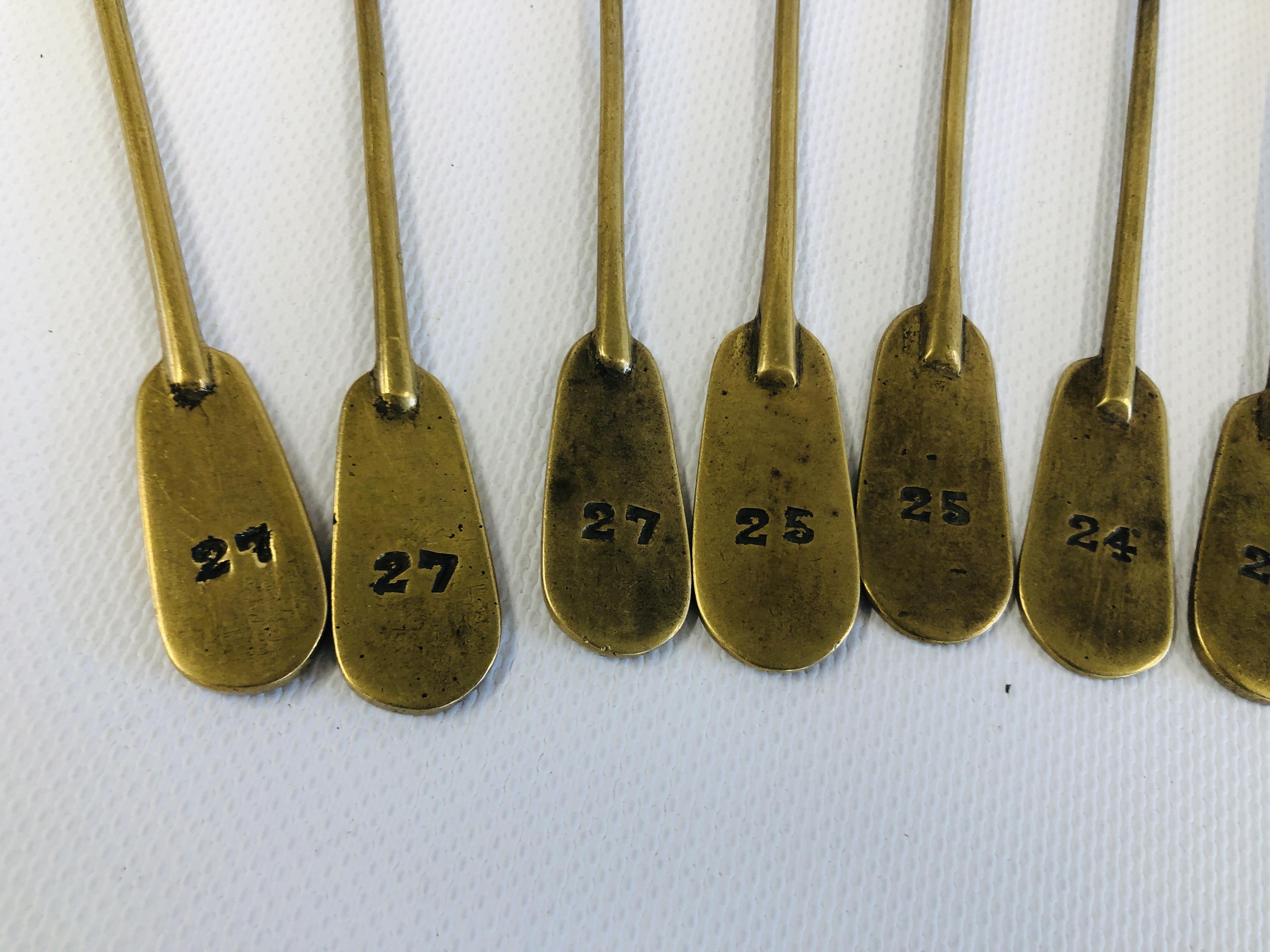 A COLLECTION OF 19 VINTAGE BRASS SEED MEASURES ALL IMPRESSED WITH "BLAKE & MACKENZIE LTD LIVERPOOL" - Image 10 of 10