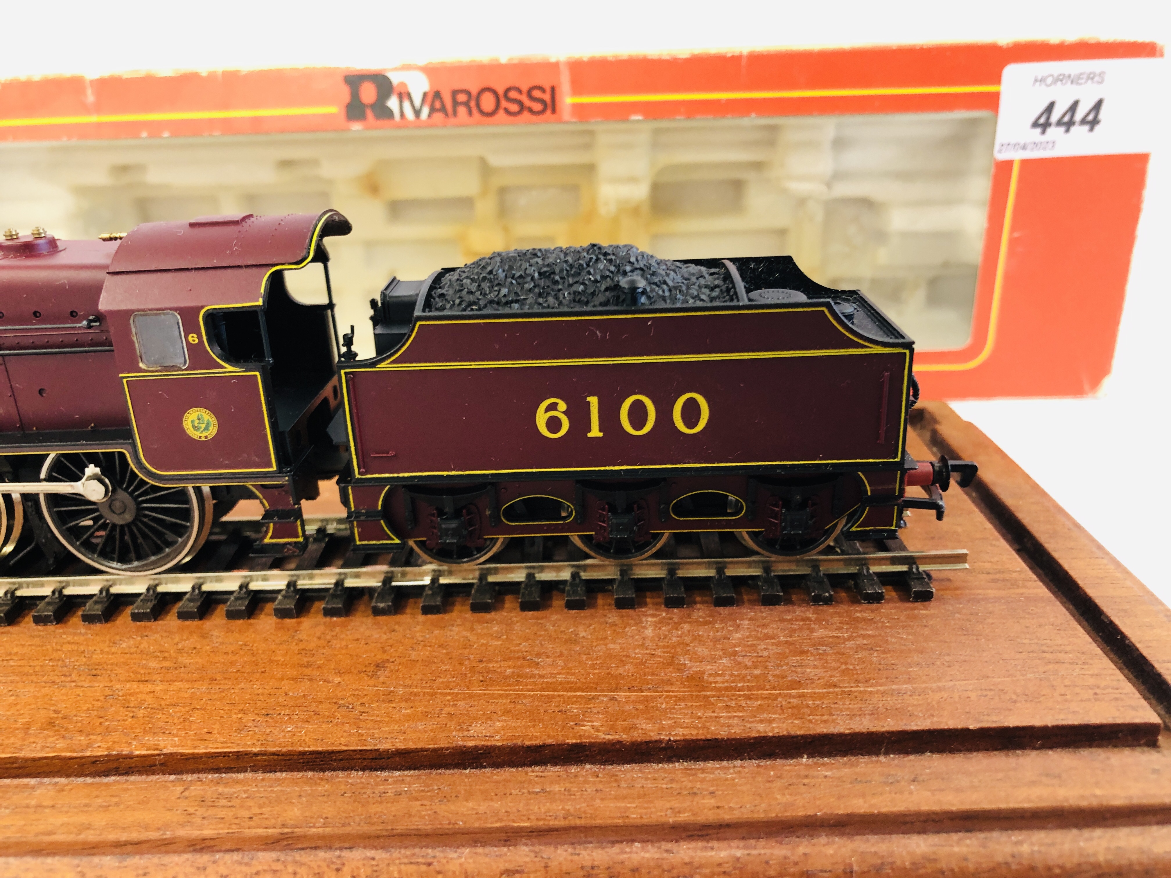 A BOXED RIVAROSSI ROYAL SCOTT TENDER ALONG WITH GLASS DISPLAY CASE ON HARDWOOD BASE. - Image 3 of 6