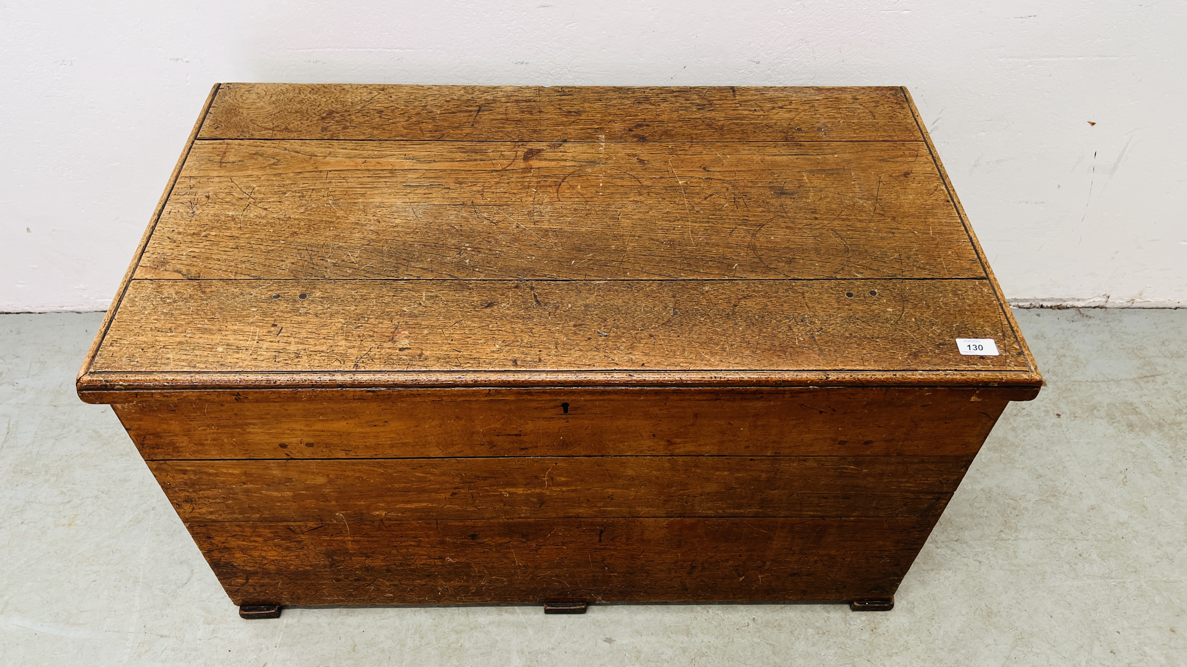 A HEAVY OAK BLANKET BOX, W 95CM, D 55CM, H 53CM. - Image 2 of 12