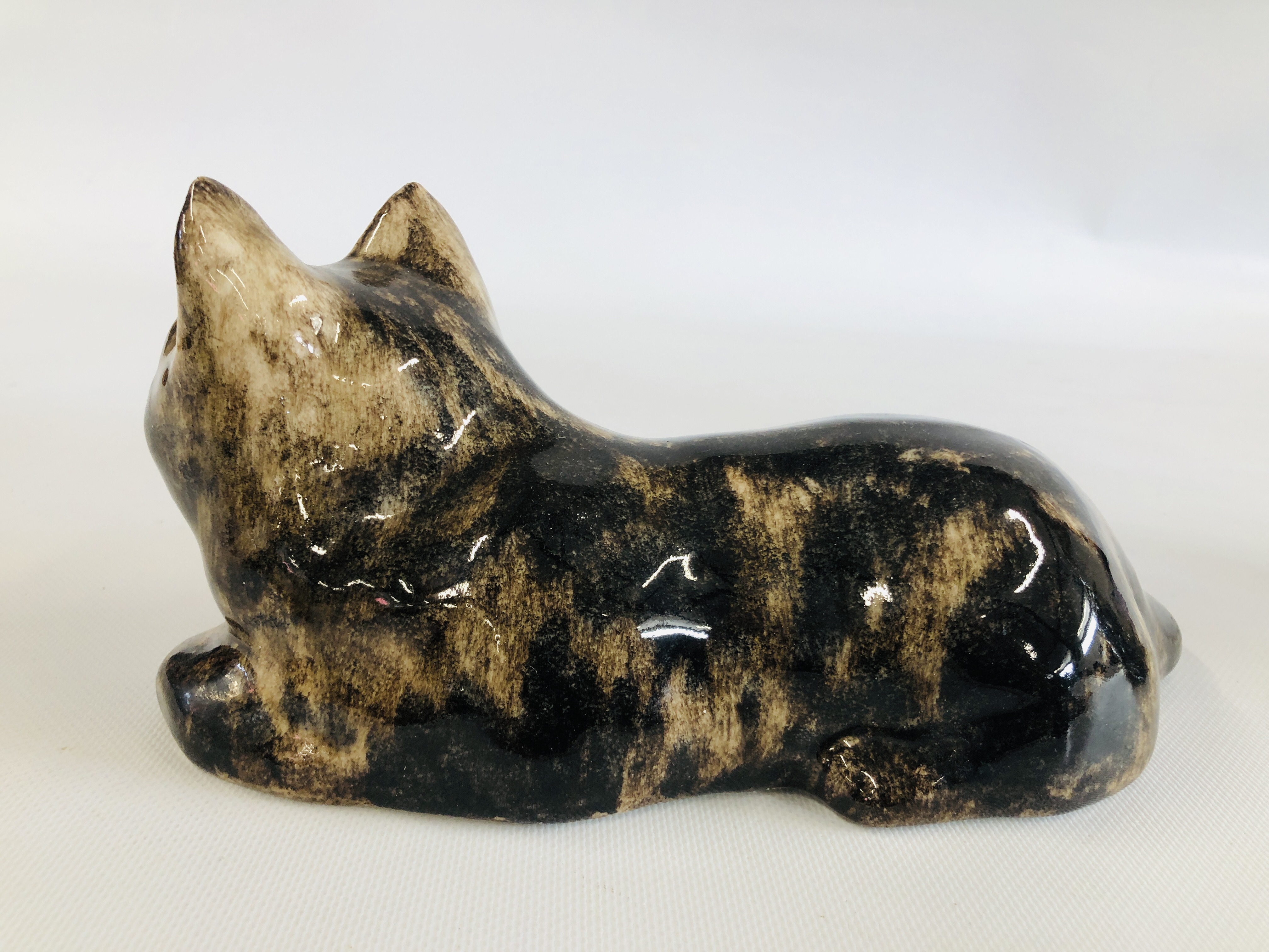 A WINSTANLEY POTTERY EXAMPLE OF A "SEATED" CAT BEARING SIGNATURE TO THE BASE, H 23. - Image 9 of 16