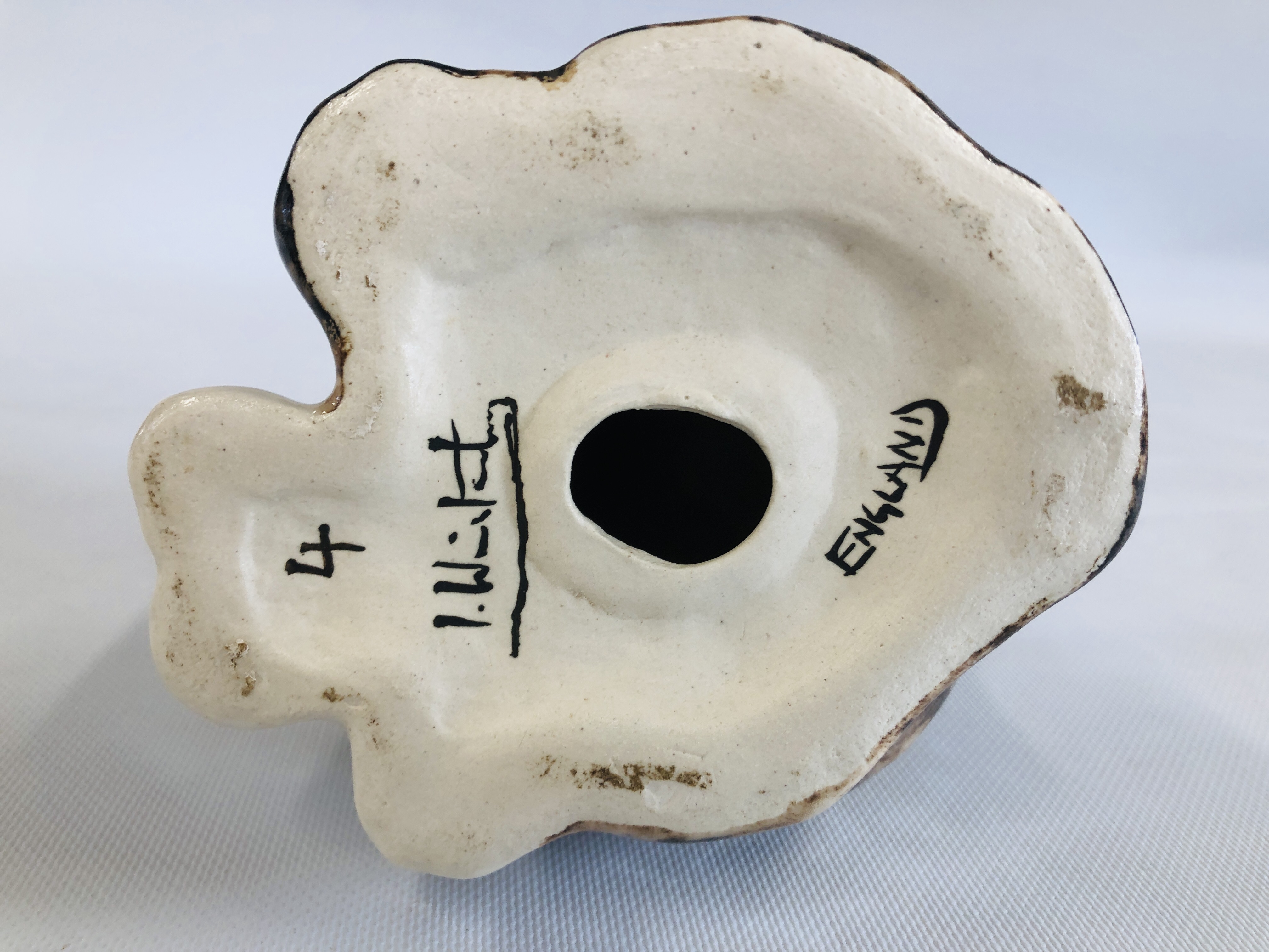 A WINSTANLEY POTTERY EXAMPLE OF A "SEATED" CAT BEARING SIGNATURE TO THE BASE, H 23. - Image 16 of 16