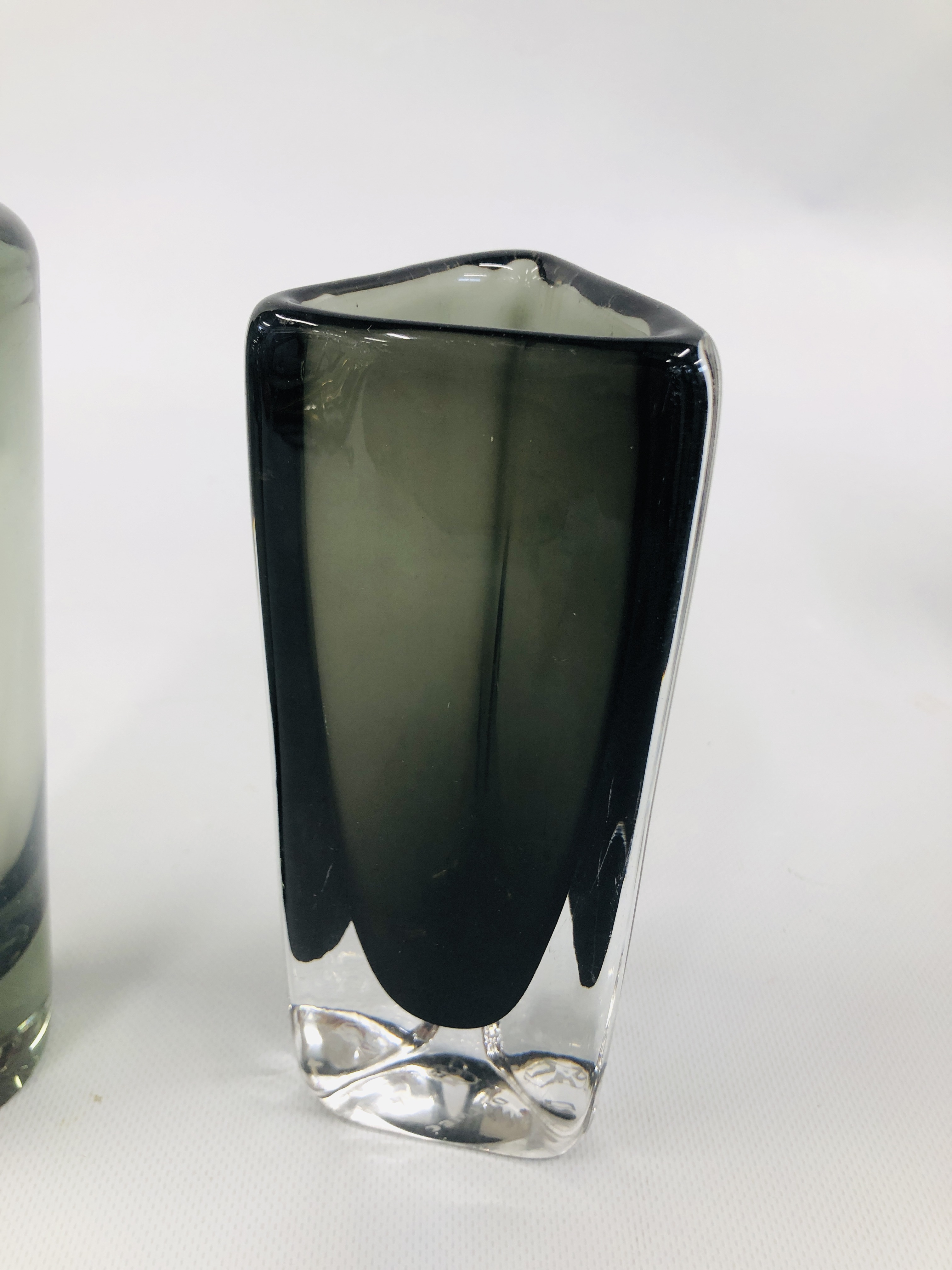 2 SCANDINAVIAN 1960'S SMOKY GLASS VASES BEARING SIGNATURE "NILS ORREFORS" H 17. - Image 2 of 7