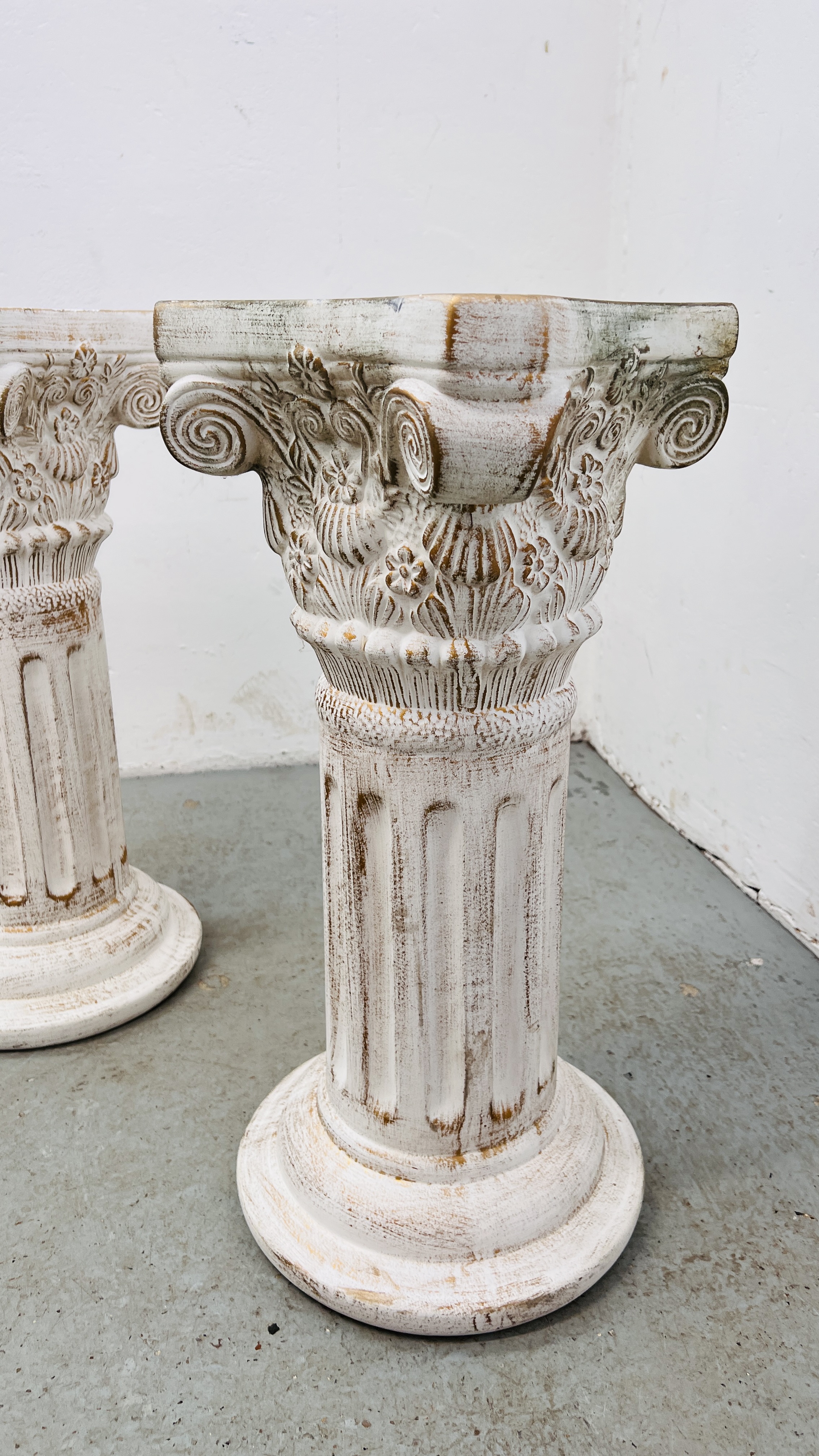 A PAIR OF REPRODUCTION COLUMN PEDESTAL STANDS, H 61CM. - Image 3 of 9