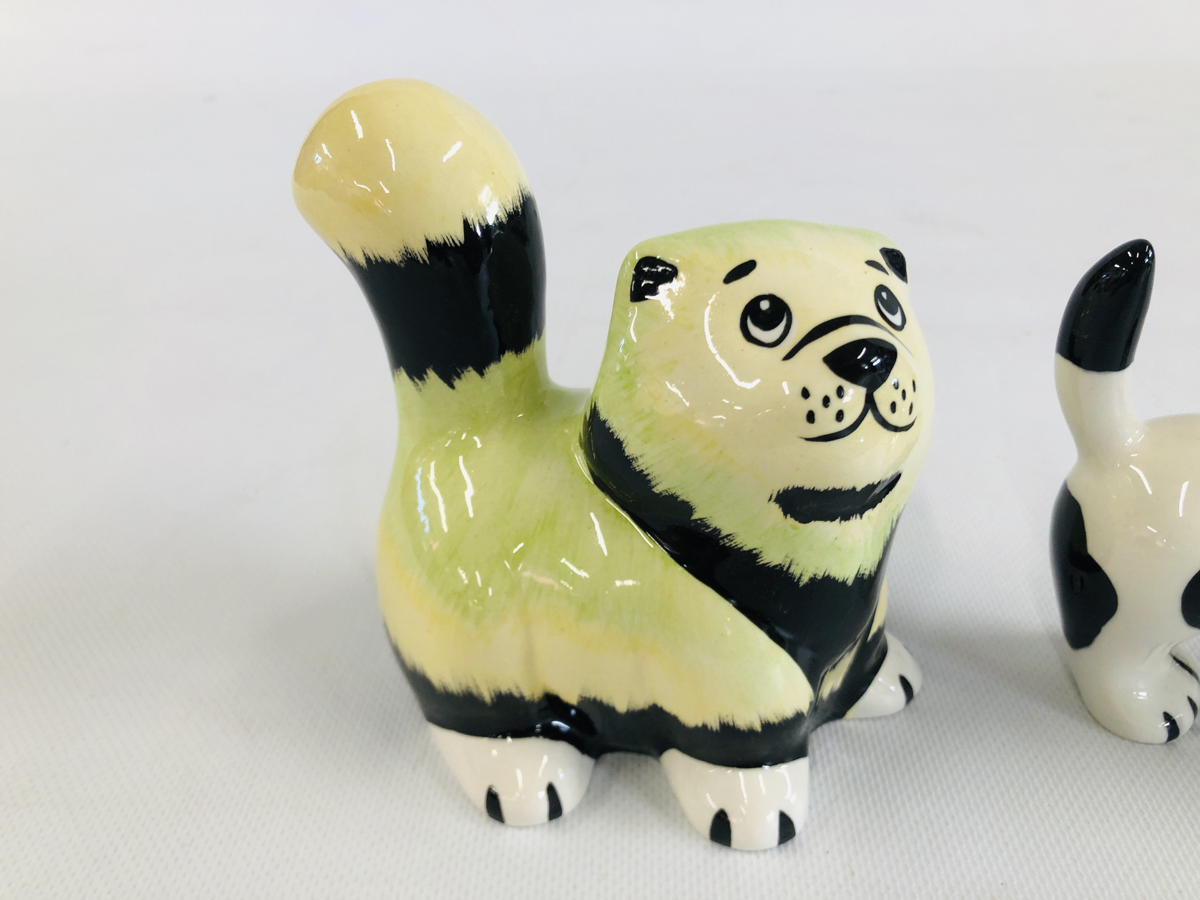 TWO "LORNA BAILEY" COLLECTORS CATS TO INCLUDE SNOOPY H 10CM & MARMALADE H 12CM BEARING SIGNATURE. - Image 3 of 6