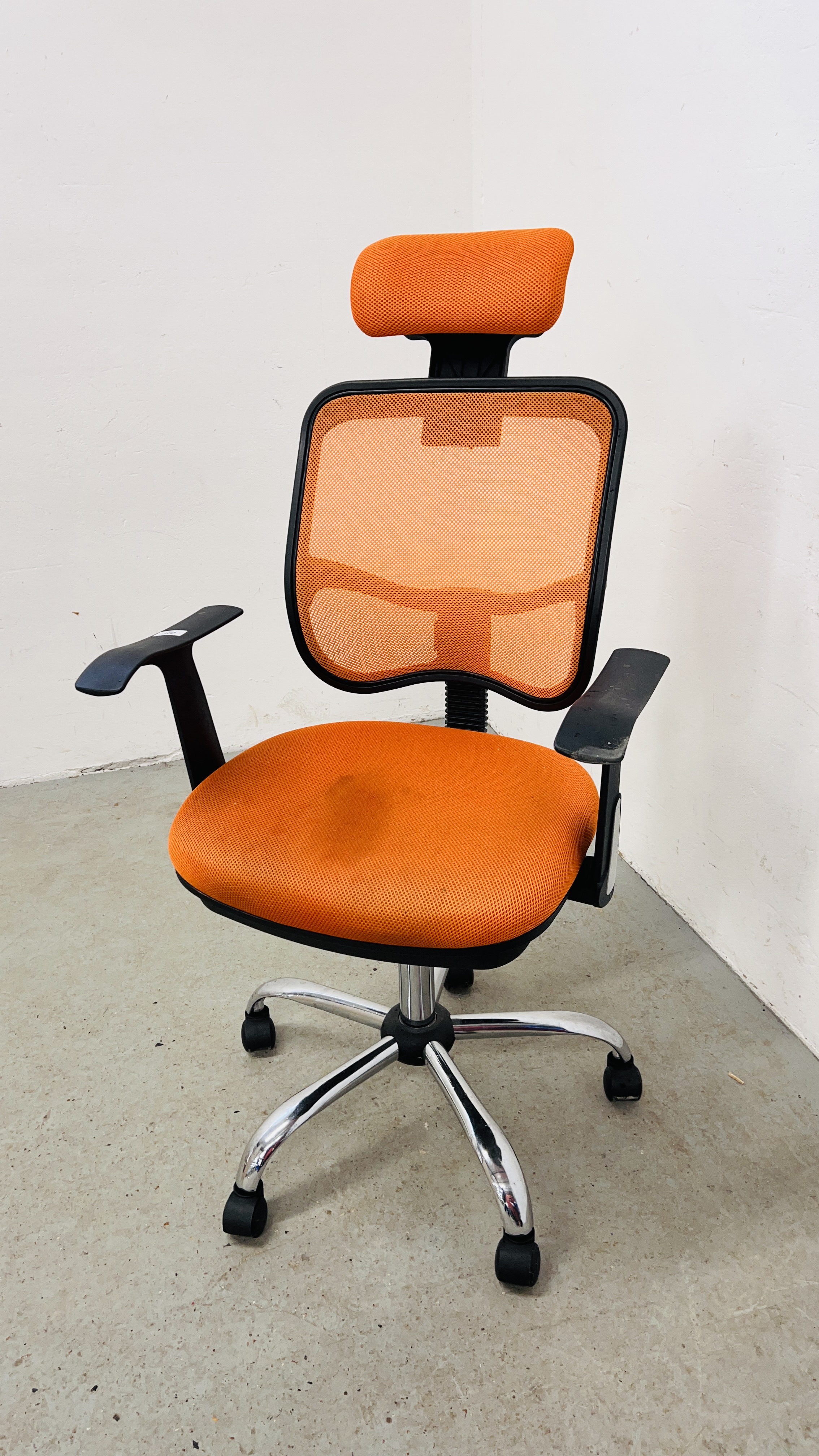 EXECUTIVE HOME OFFICE CHAIR. - Image 4 of 5