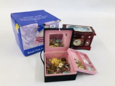 A BOXED SMALL PINK FAUX LEATHER JEWELLERY BOX ALONG WITH REPRODUCTION MUSICAL JEWELLERY BOX INSET