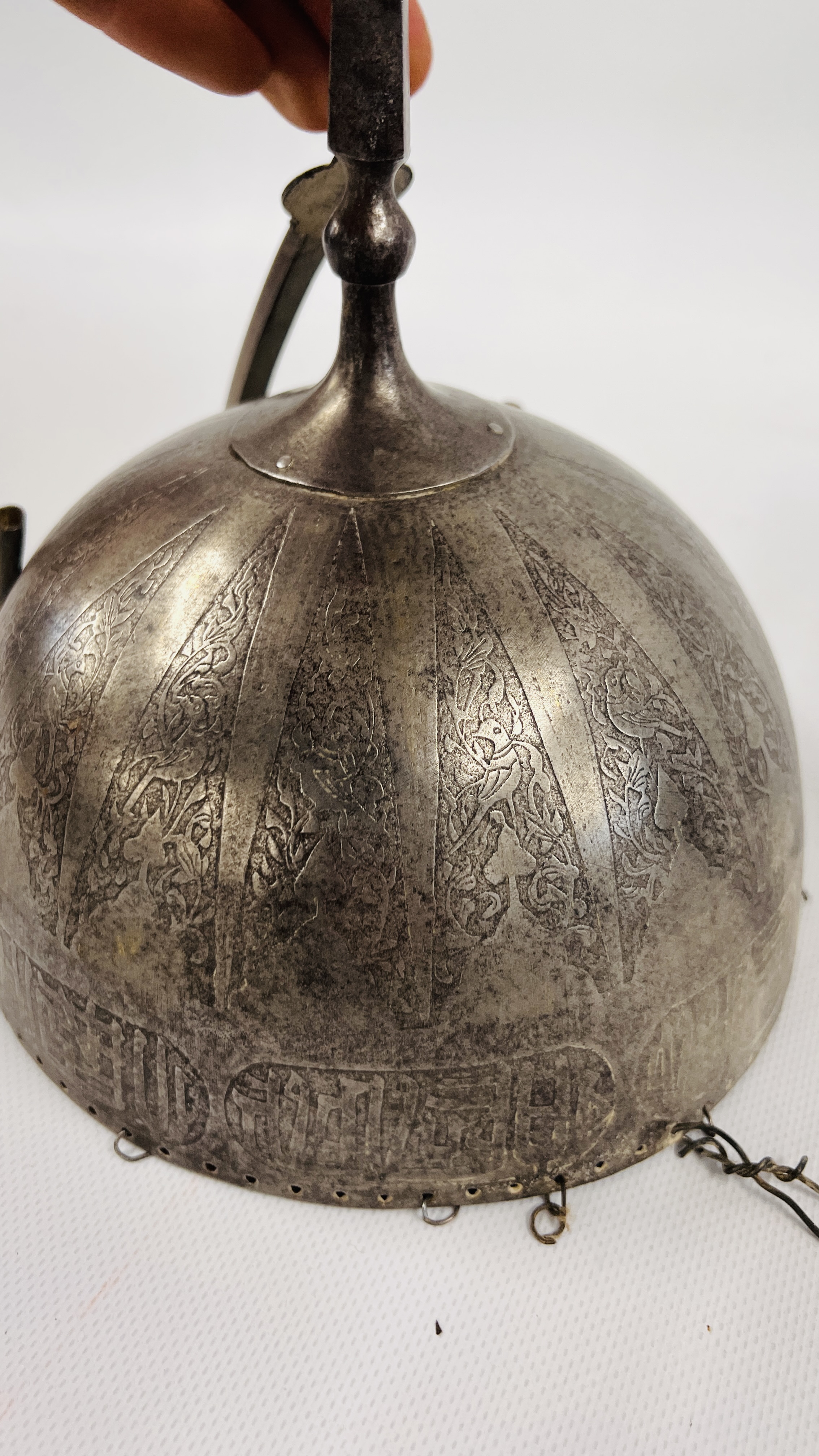 C19th INDO-PERSIAN STYLE DHAL (SHIELD) DECORATED WITH A BAND OF CALLIGRAPHY, STAR AND FACIAL DESIGN, - Image 15 of 21