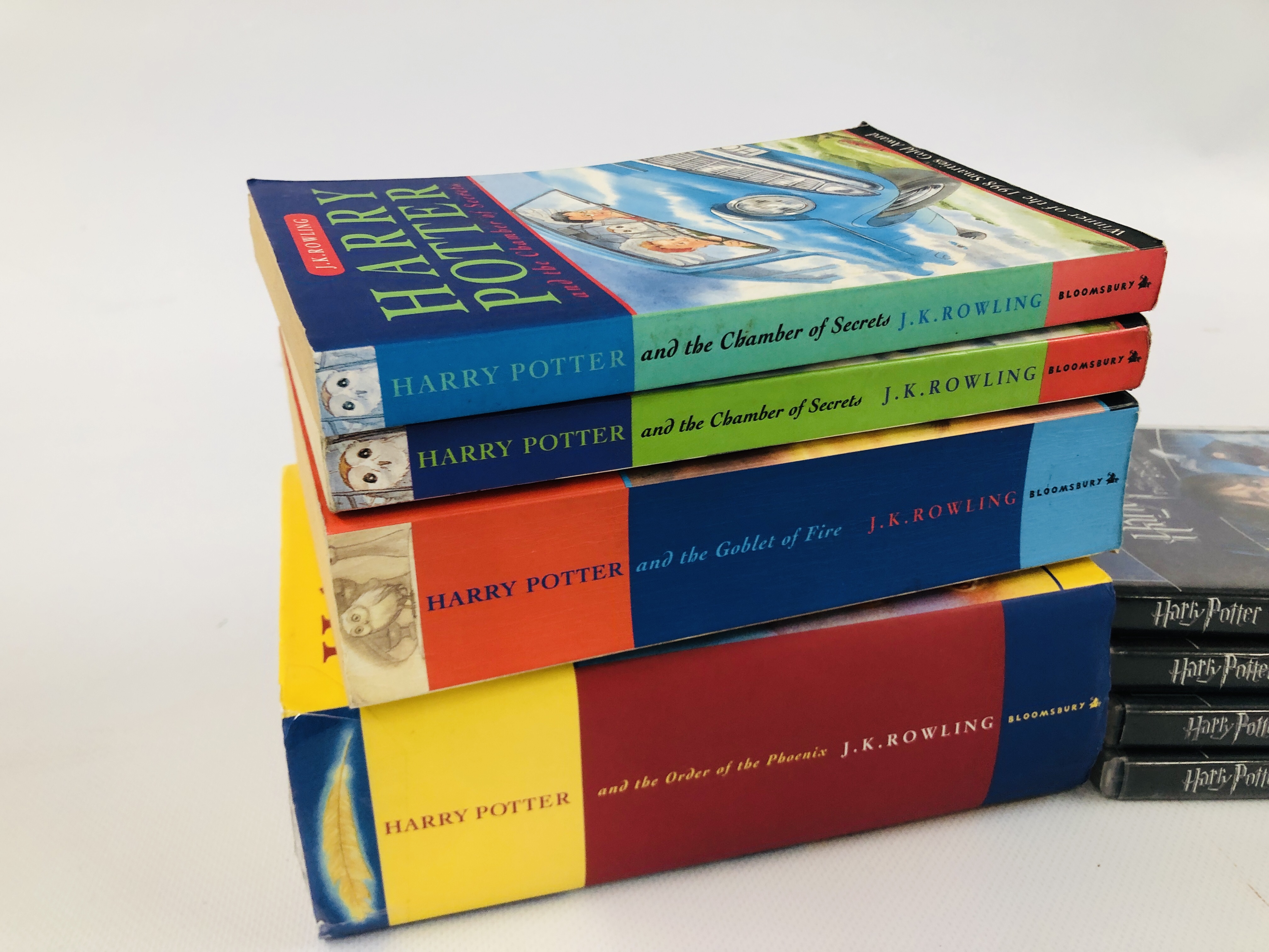 A COLLECTION OF 8 HARRY POTTER BOOKS TO INCLUDE HARRY POTTER AND THE HALF BLOOD PRINCE FIRST - Image 3 of 7