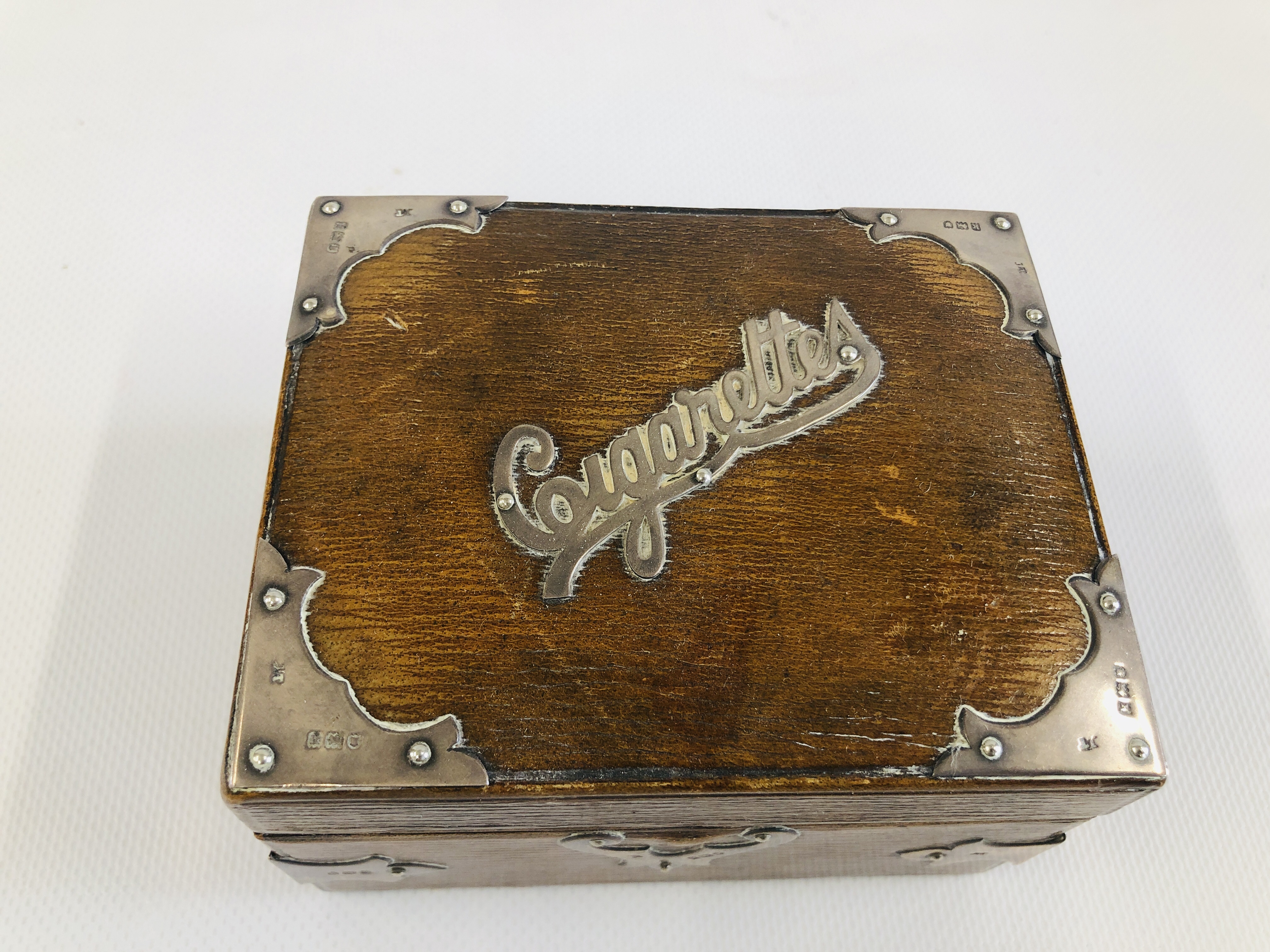 AN ANTIQUE BROWN LEATHER BOUND BOX WITH APPLIED SILVER DETAIL LONDON ASSAY, - Image 4 of 9