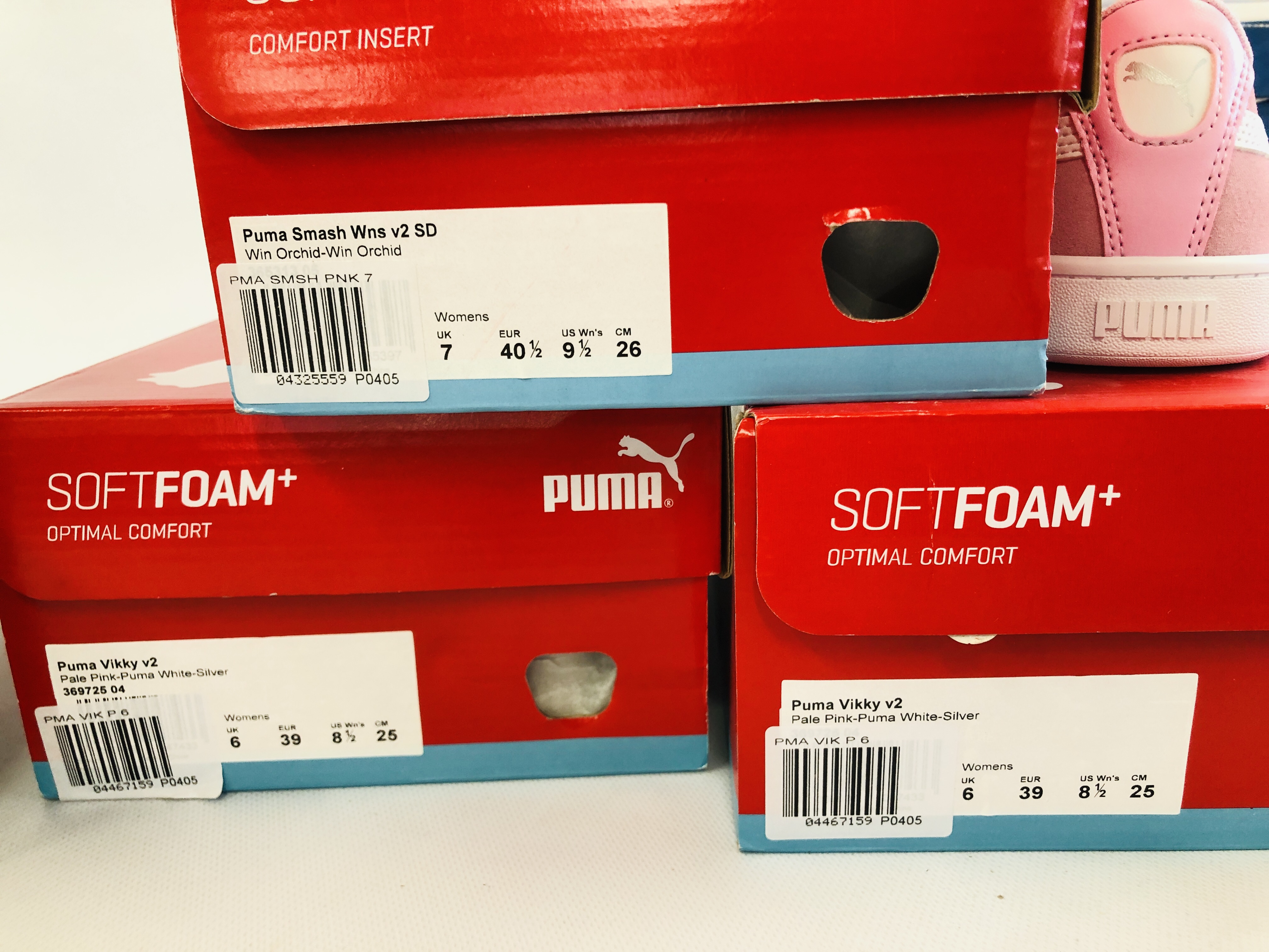 THREE PAIRS OF BOXED NEW PUMA SOFT FOAM TRAINERS + PAIR OF ADIDAS TRAINERS AND TWO PAIRS OF REEBOK - Image 5 of 7