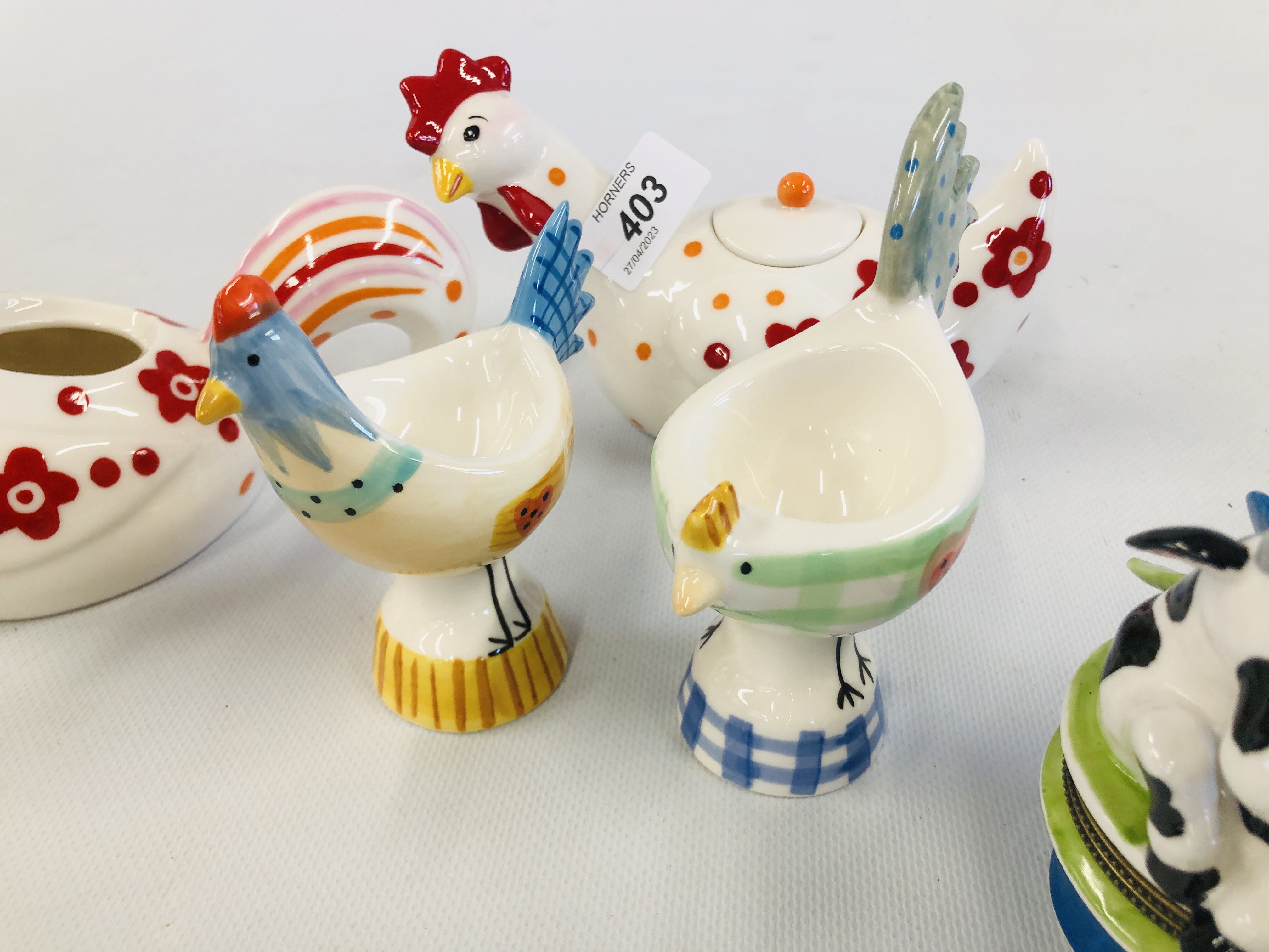 A COLLECTION OF 8 PAIRS OF VILLEROY & BOCH PERCELAIN FARM YARD CHARACTERS IN THE FORM OF COW CREAM - Image 3 of 9