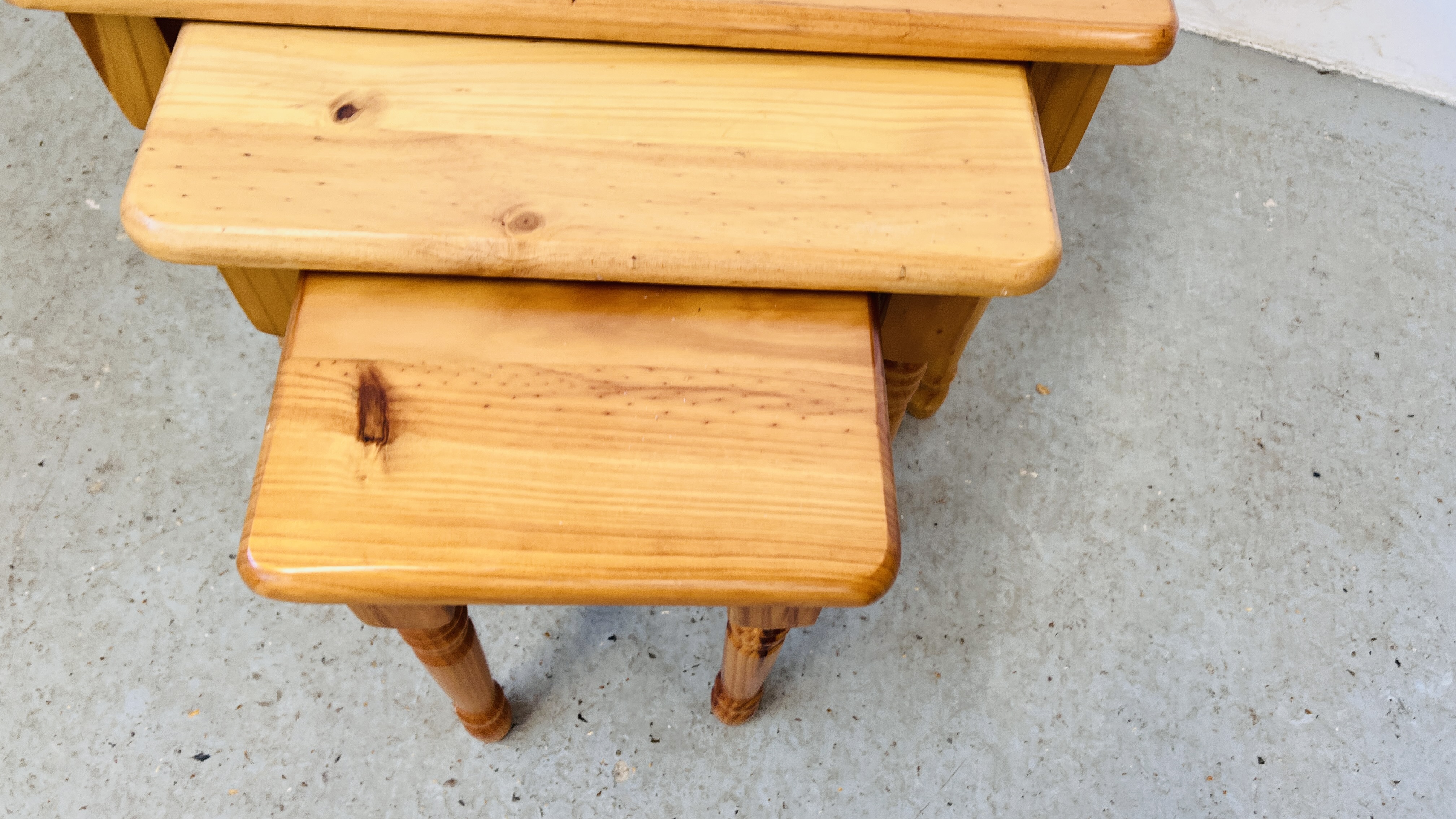 NEST OF THREE GRADUATED PINE TABLES. - Image 4 of 7