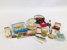3 X BOXES OF ASSORTED COSTUME JEWELLERY TO INCLUDE VINTAGE BROOCHES, COMPACTS & WATCHES,
