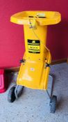 McCULLOCH 1400 WATT GARDEN SHREDDER MODEL MB241W - TRADE SALE ONLY - SOLD AS SEEN.