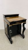 AN ORIENTAL LACQUERED LADIES WRITING BUREAU WITH 3 DRAWERS AND LIDDED TOP.