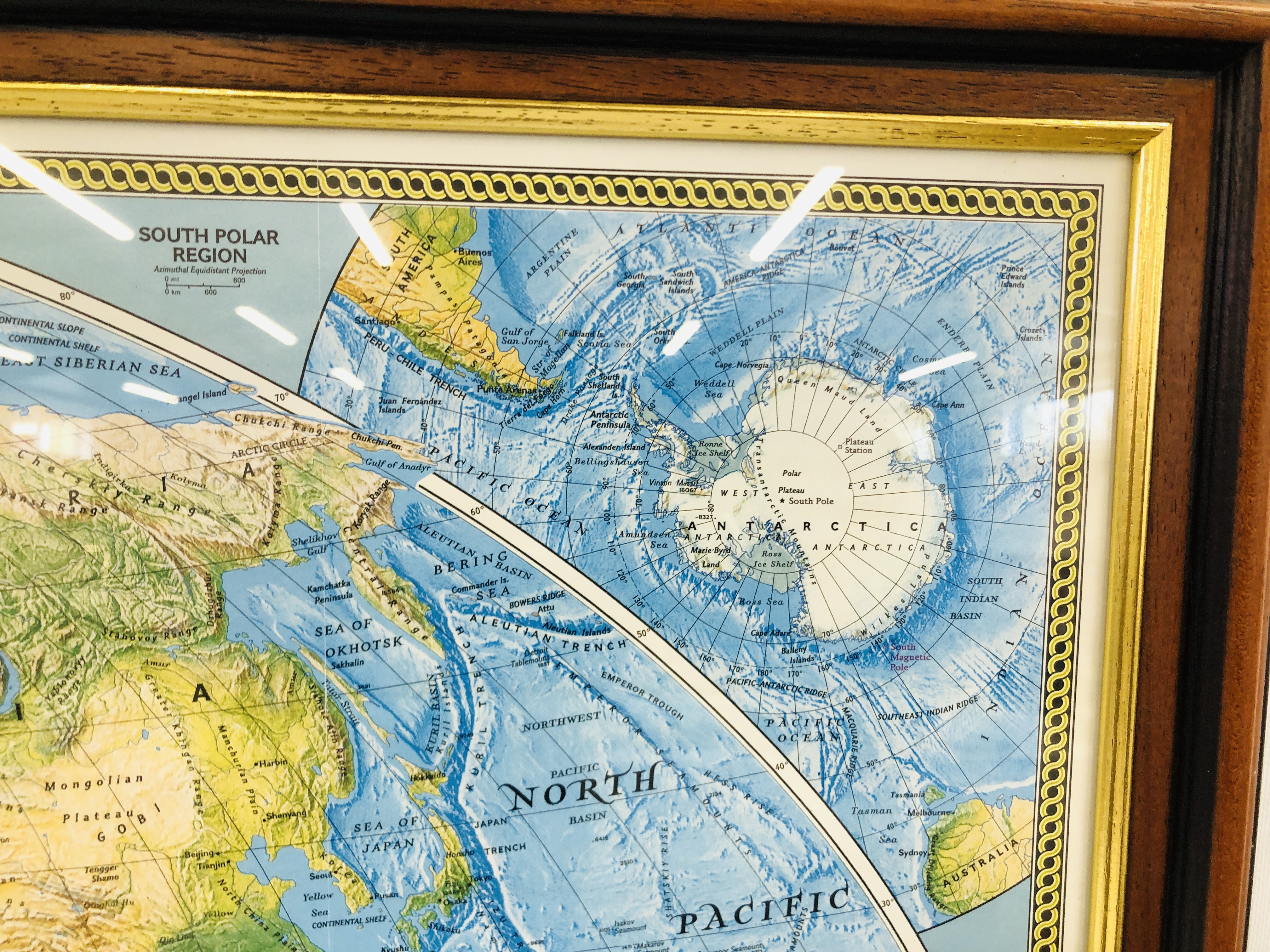 A FRAMED DOUBLE SIDED "NATIONAL GEOGRAPHIC MAP" W 107CM X H 74CM. - Image 3 of 6