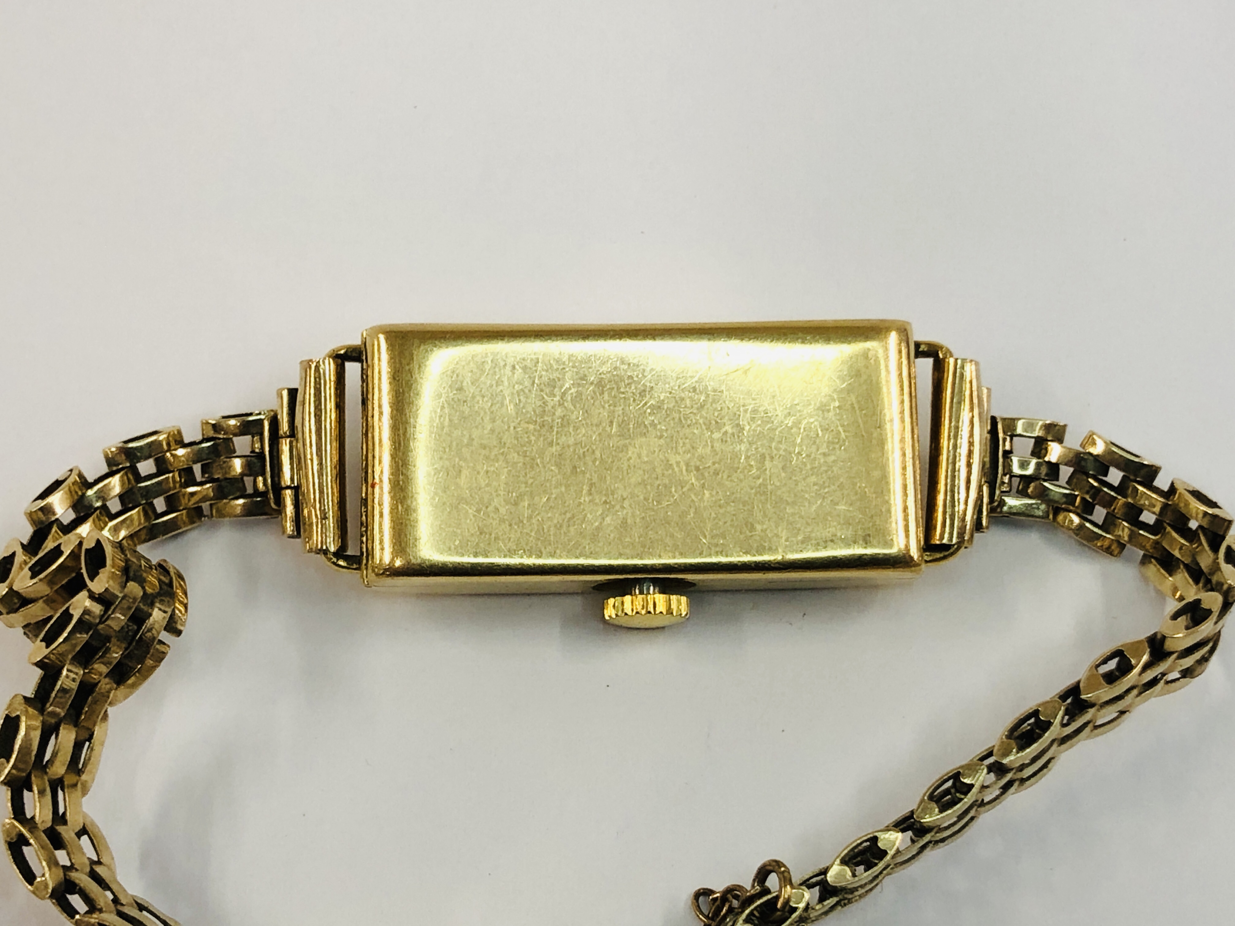 A LADIES 18CT GOLD CASED COCKTAIL WATCH WITH SWISS MOVEMENT ON 9CT GOLD BRACELET. - Image 43 of 44