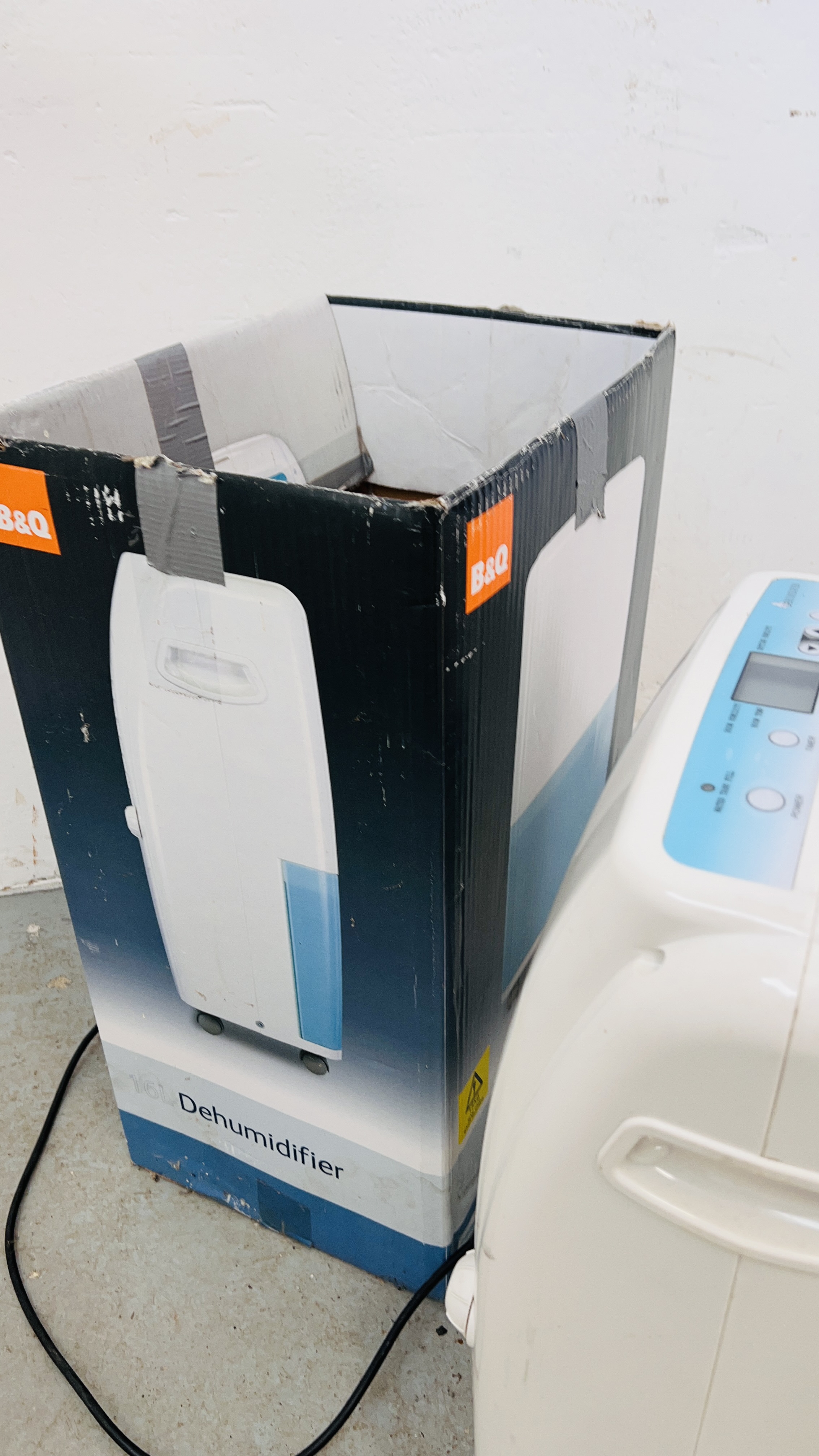 A 16L DEHUMIDIFIER ALONG WITH ORIGINAL BOX - SOLD AS SEEN. - Image 5 of 5