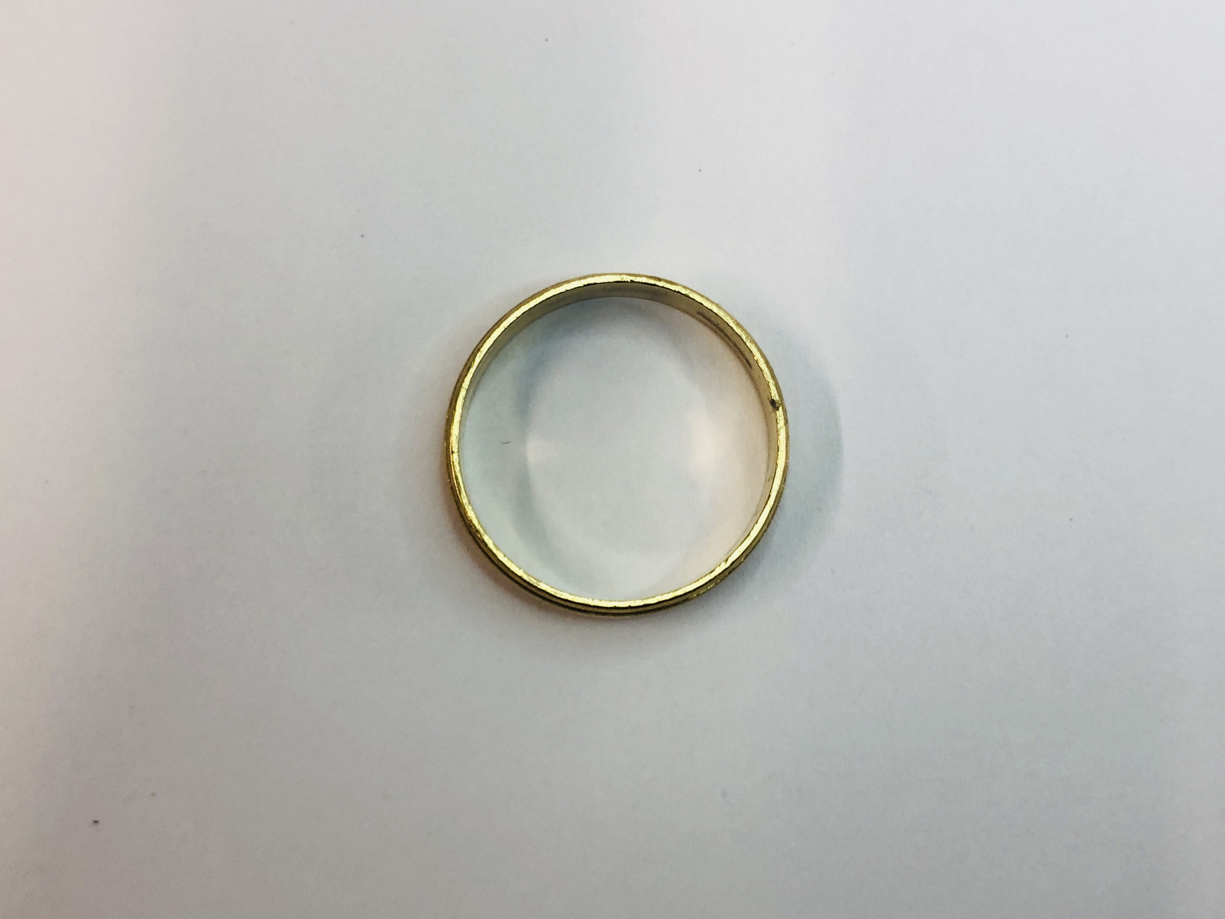 A 9CT GOLD WEDDING BAND. - Image 2 of 7