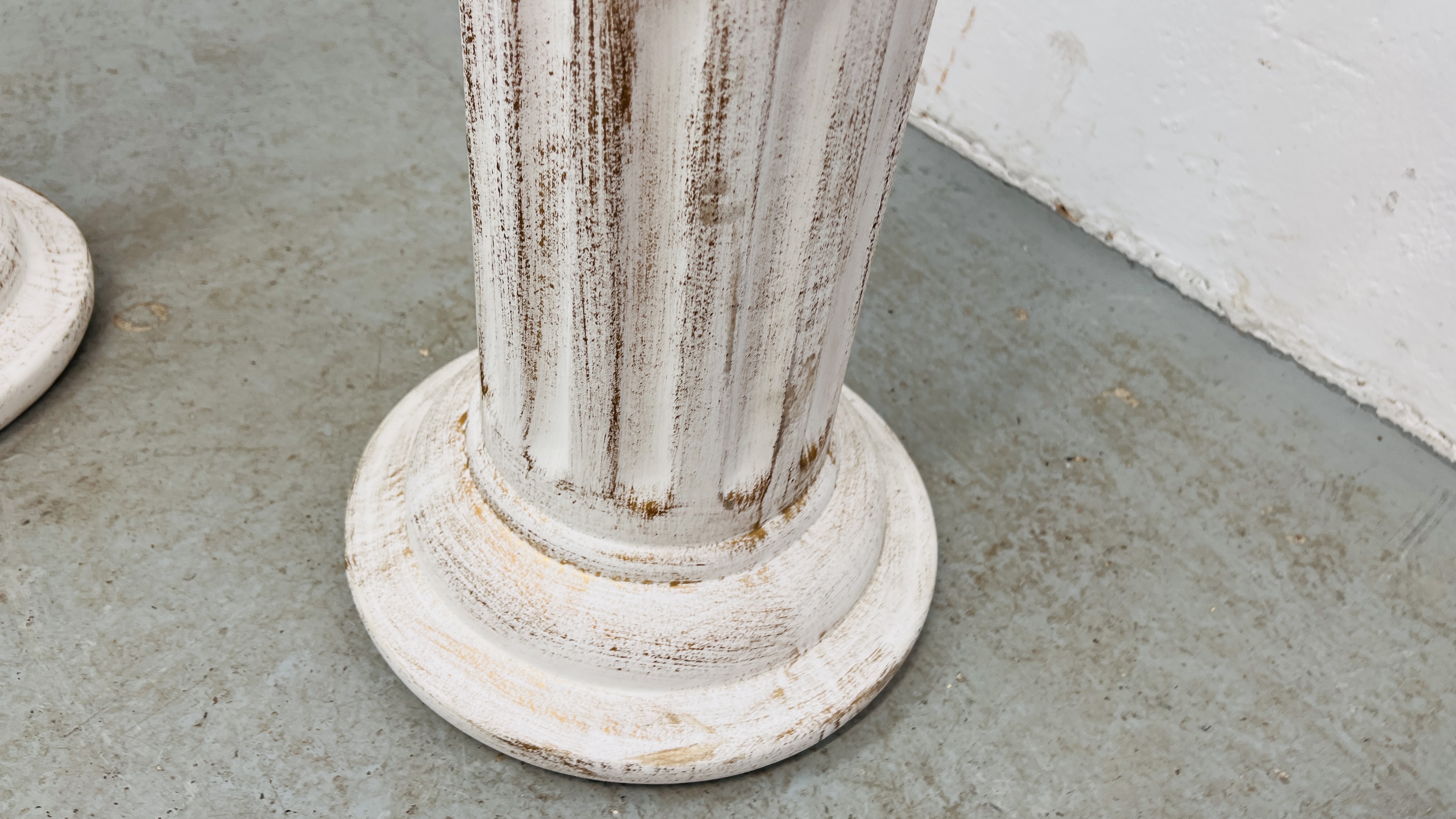 A PAIR OF REPRODUCTION COLUMN PEDESTAL STANDS, H 61CM. - Image 6 of 9