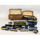 A COLLECTION OF MAINLY HORNBY DUBLO 00 GAUGE RAILWAY TO INCLUDE T.P.O.