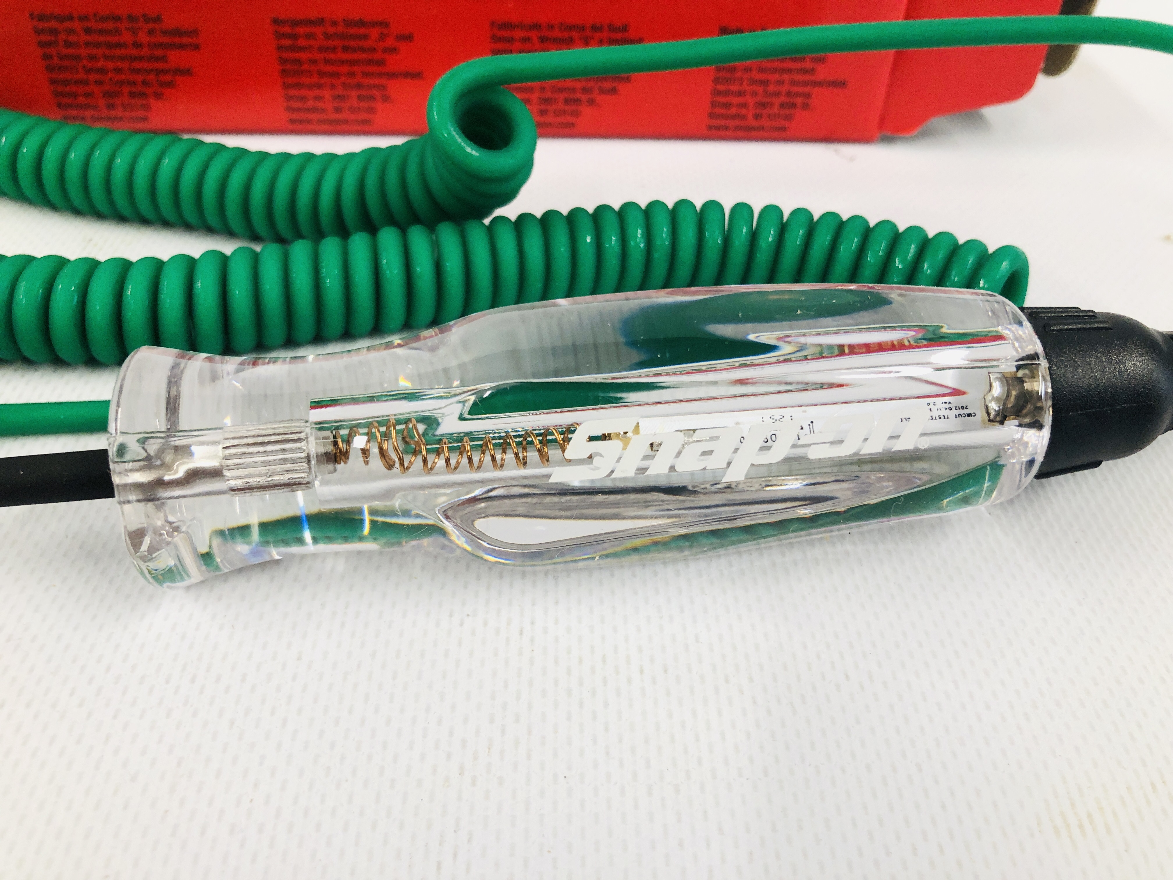 SNAP ON CIRCUIT TESTER 6-12 WATT IN ORIGINAL BOX - MODEL EECT300HG. - SOLD AS SEEN. - Image 2 of 3