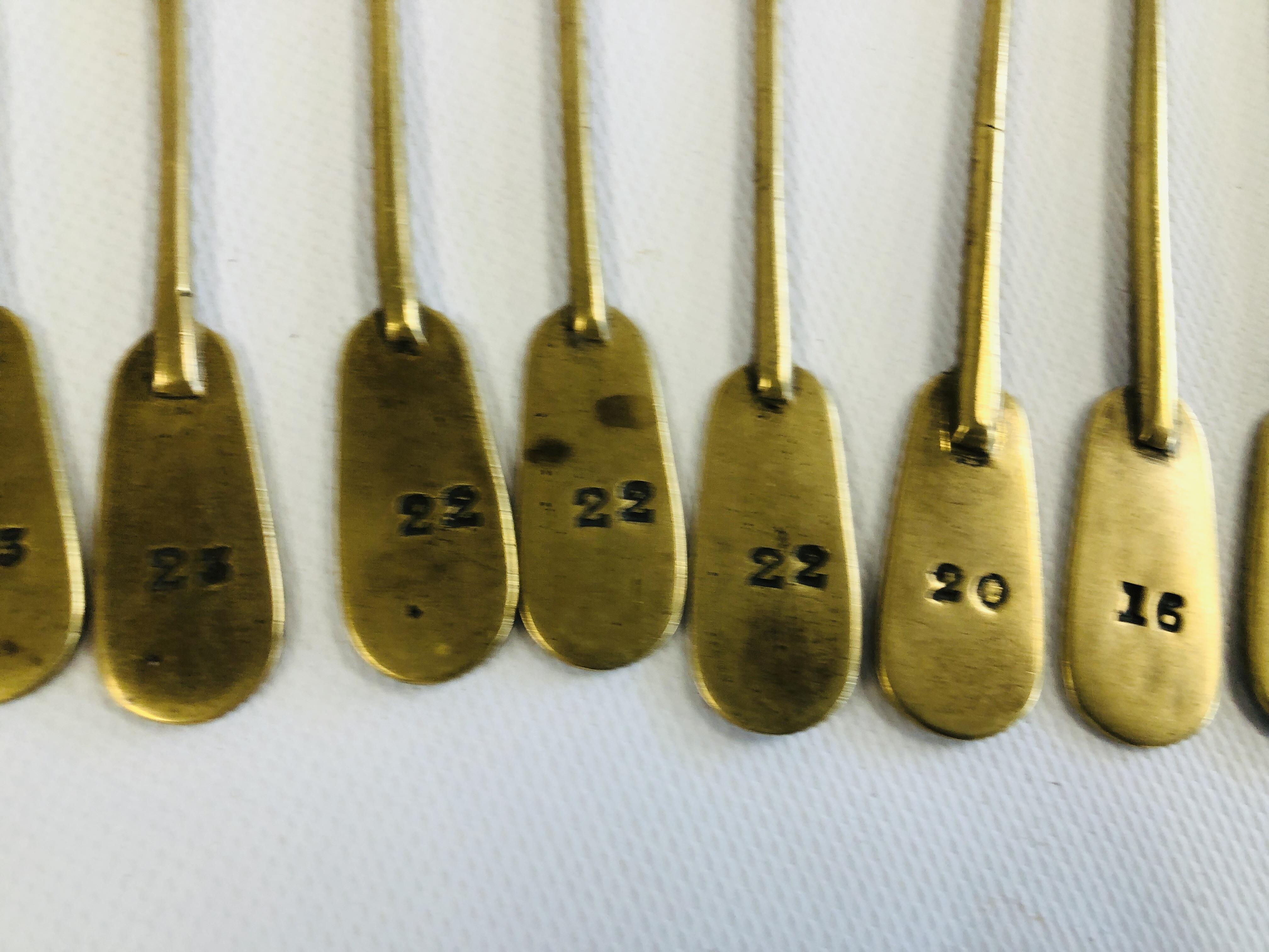 A COLLECTION OF 19 VINTAGE BRASS SEED MEASURES ALL IMPRESSED WITH "BLAKE & MACKENZIE LTD LIVERPOOL" - Image 6 of 10