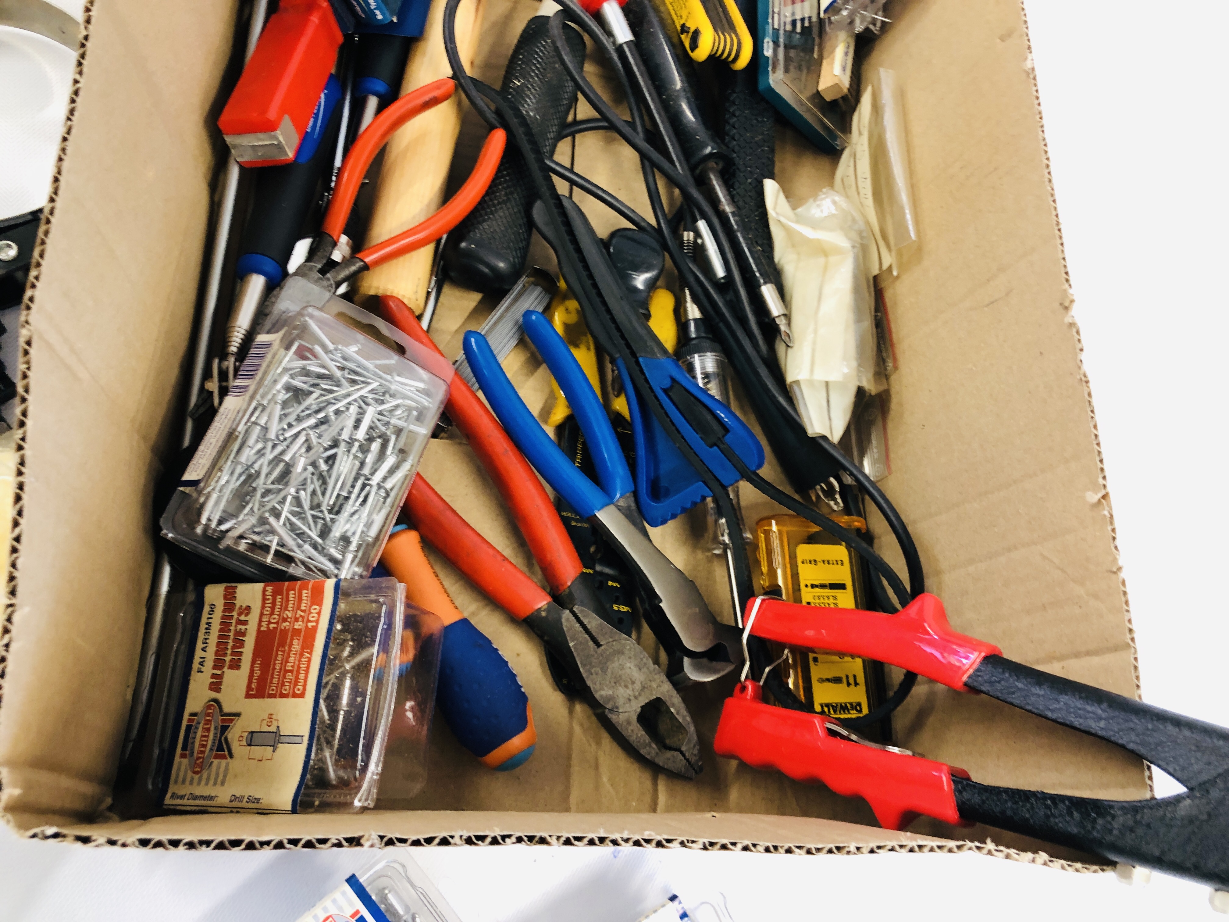 BOX CONTAINING GOOD QUALITY MECHANICS HAND TOOLS TO INCLUDE PLIERS, HAMMER, RIVET GUN, RIVETS, - Image 5 of 6