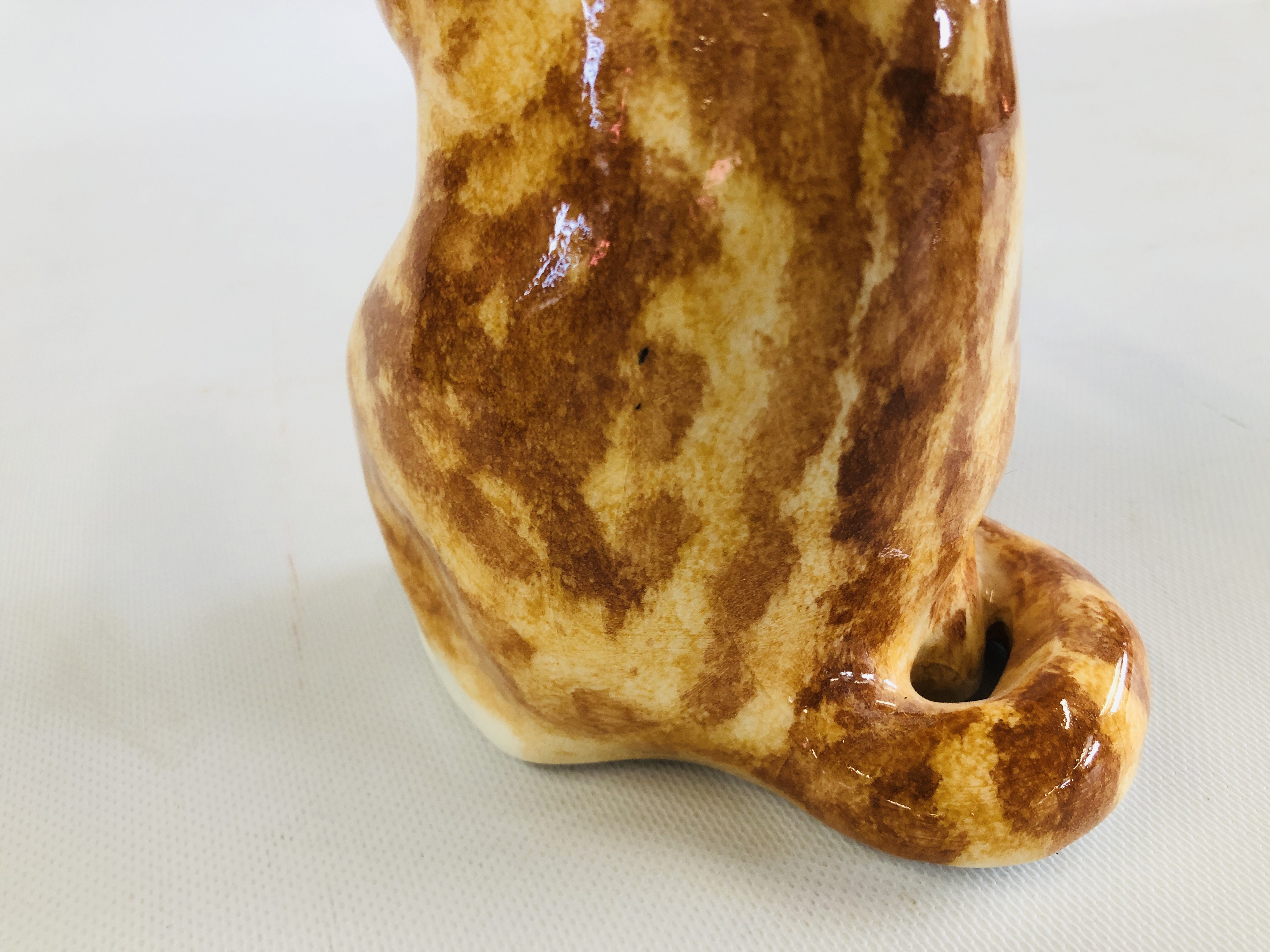 A WINSTANLEY POTTERY EXAMPLE OF A TABBY CAT "STANDING ON HIND LEGS" BEARING SIGNATURE TO THE BASE, - Image 12 of 13