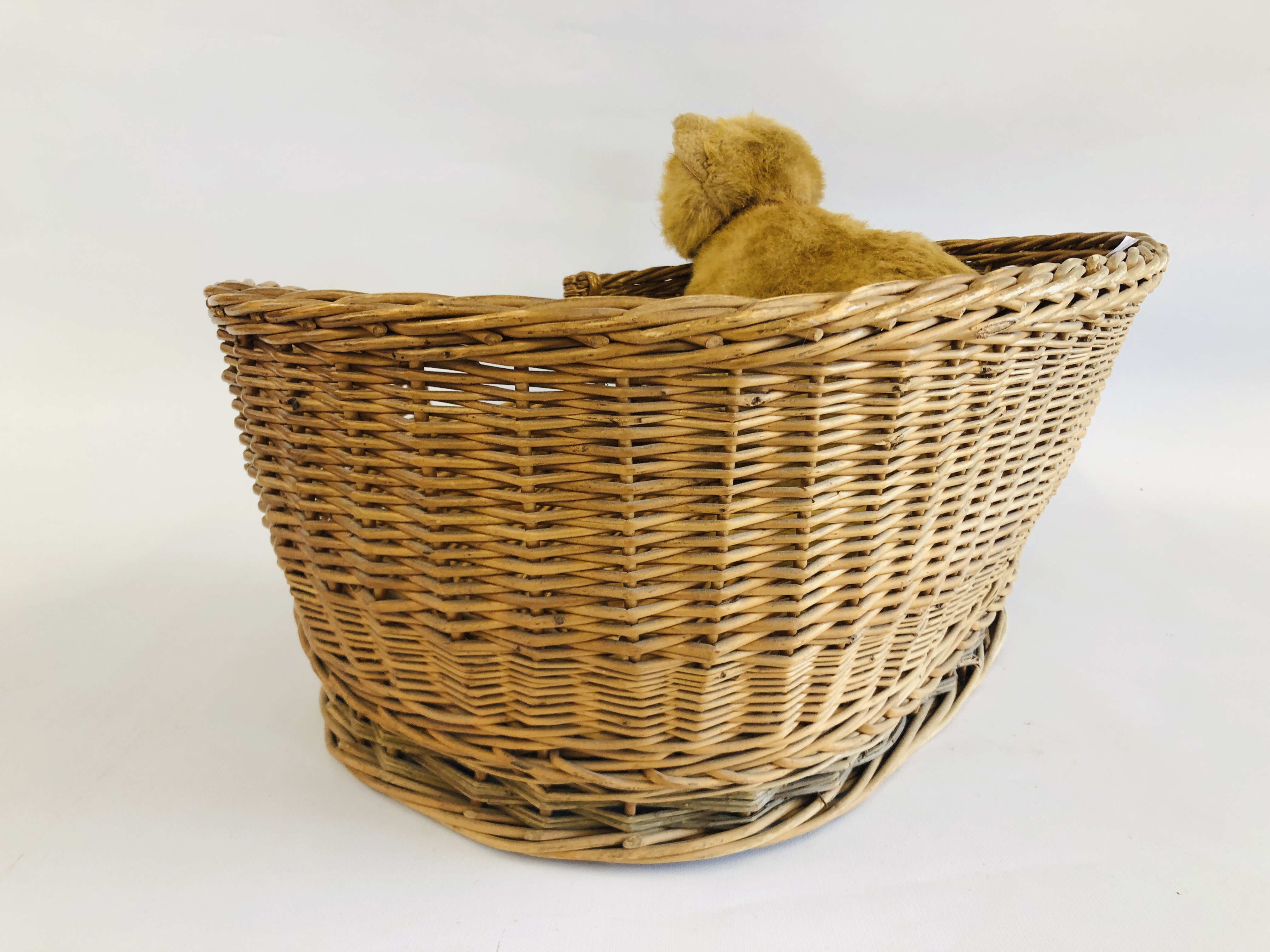 VINTAGE WICKER PET BASKET WITH OCCUPANT. - Image 2 of 2