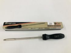 SNAP ON RATCHETING MAGNETIC SCREWDRIVER COMPLETE WITH ORIGINAL BOX AND FIVE HEADS.