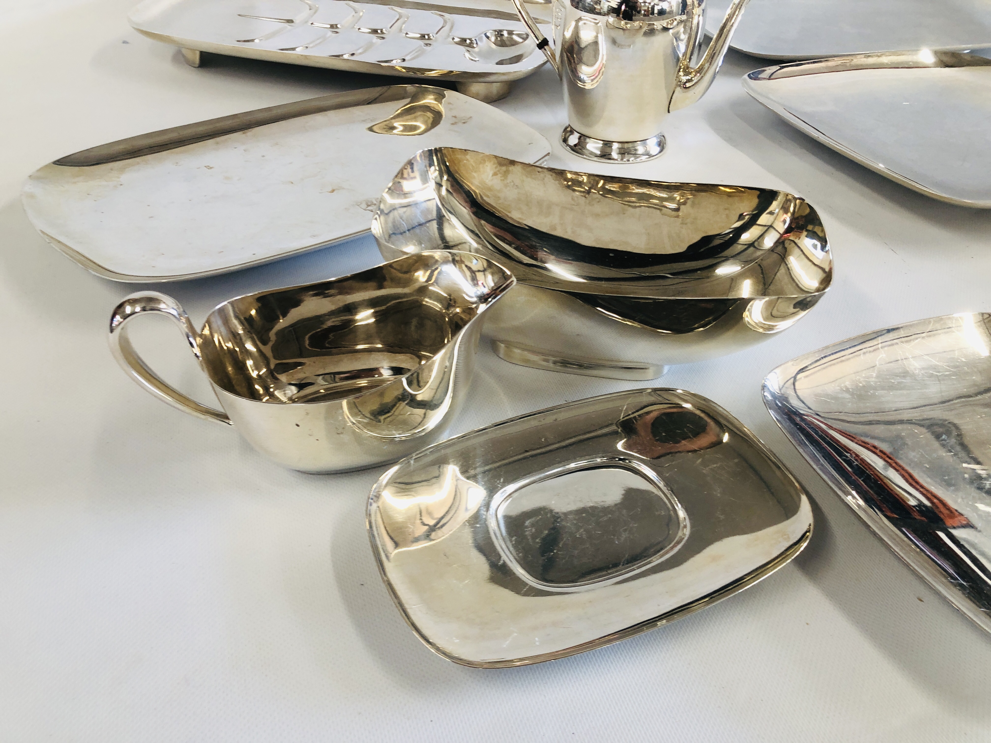 A COLLECTION OF APPROX 11 PIECES OF GOOD QUALITY PLATED WARE MARKED "REED & BARTON" ALONG WITH AN - Image 6 of 12