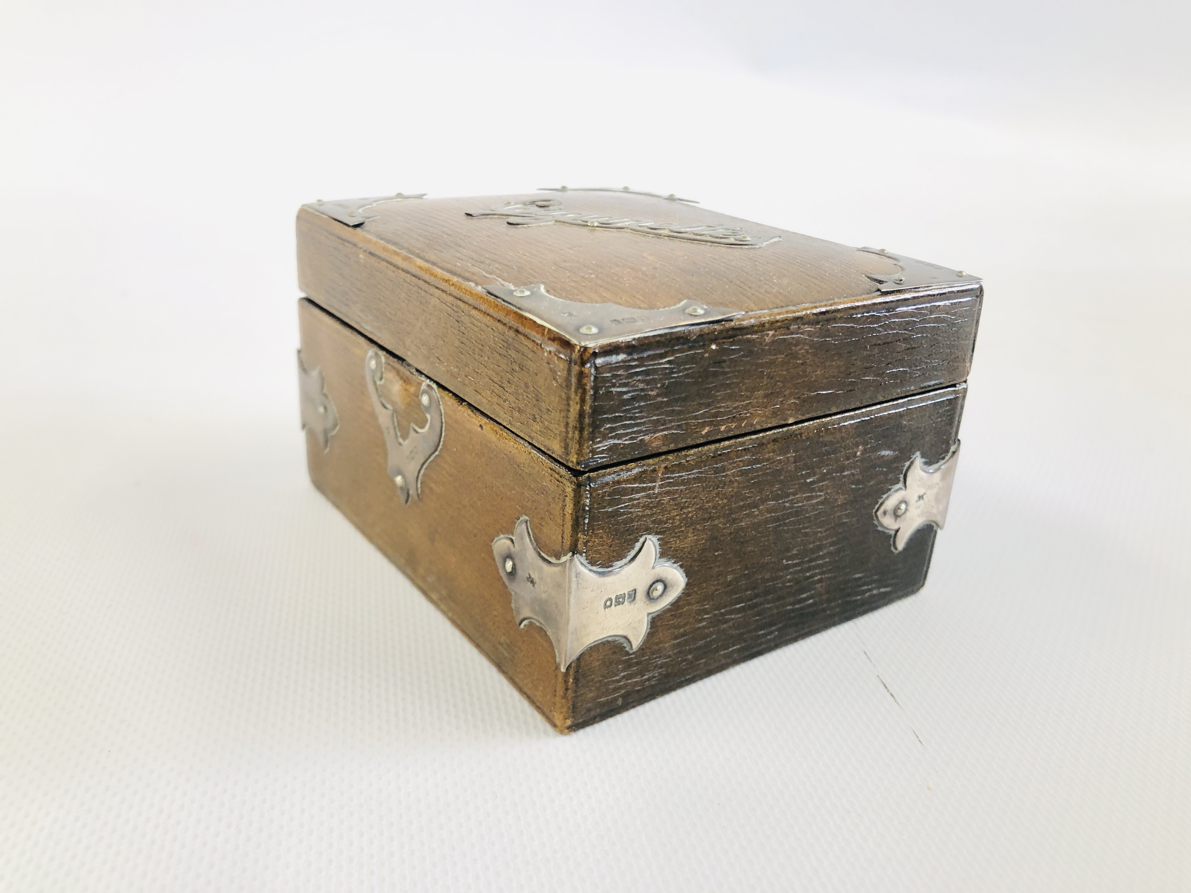 AN ANTIQUE BROWN LEATHER BOUND BOX WITH APPLIED SILVER DETAIL LONDON ASSAY, - Image 6 of 9