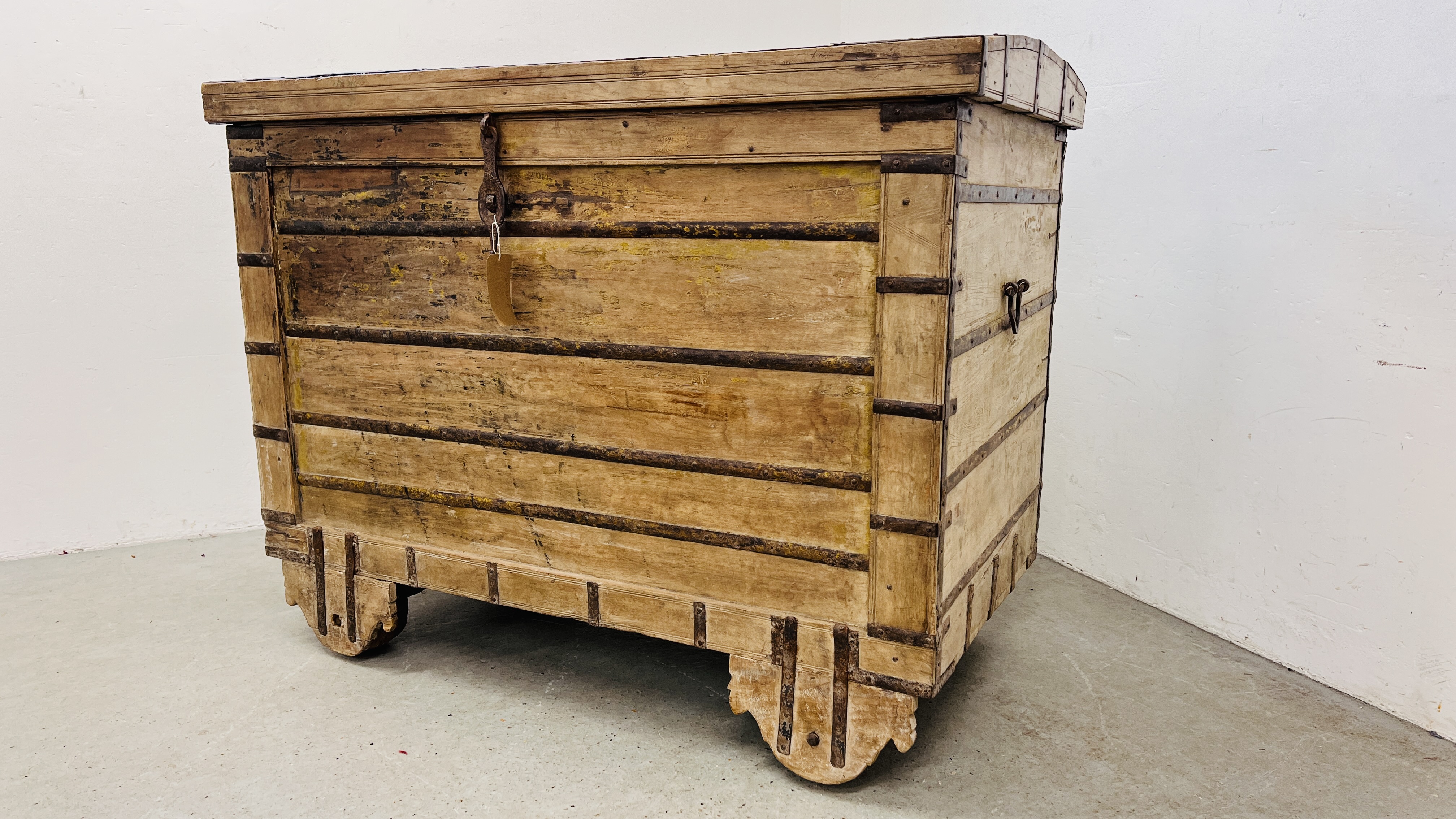 AN EXTREMELY LARGE RAJASTHANI 19th CENTURY DOWRY CHEST - 158CM W X 81CM D X 123CM H. - Image 2 of 30