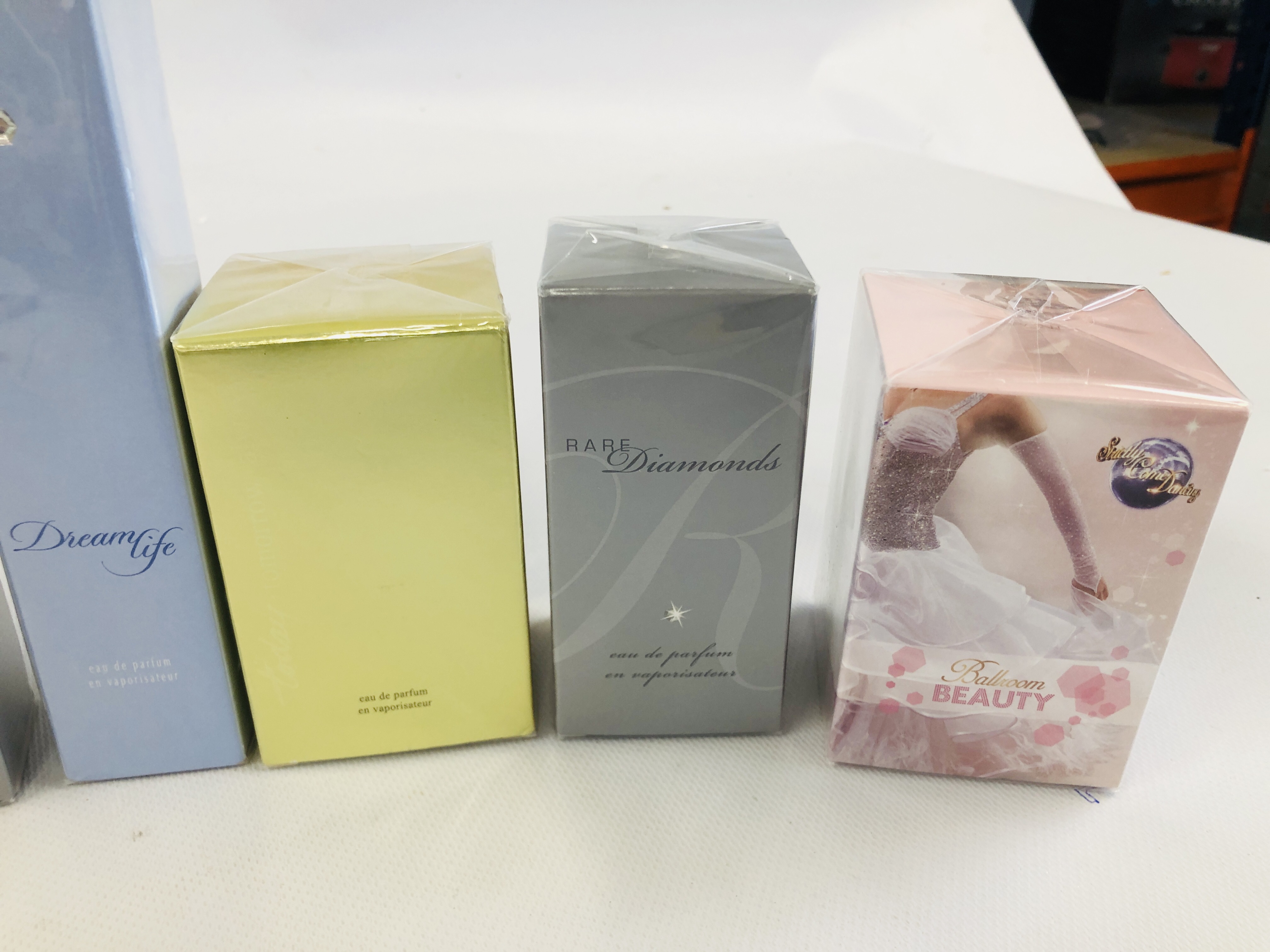 A GROUP OF 11 ASSORTED PARFUMS TO INCLUDE RARE DIAMONDS, BALLROOM BEAUTY, - Image 5 of 5