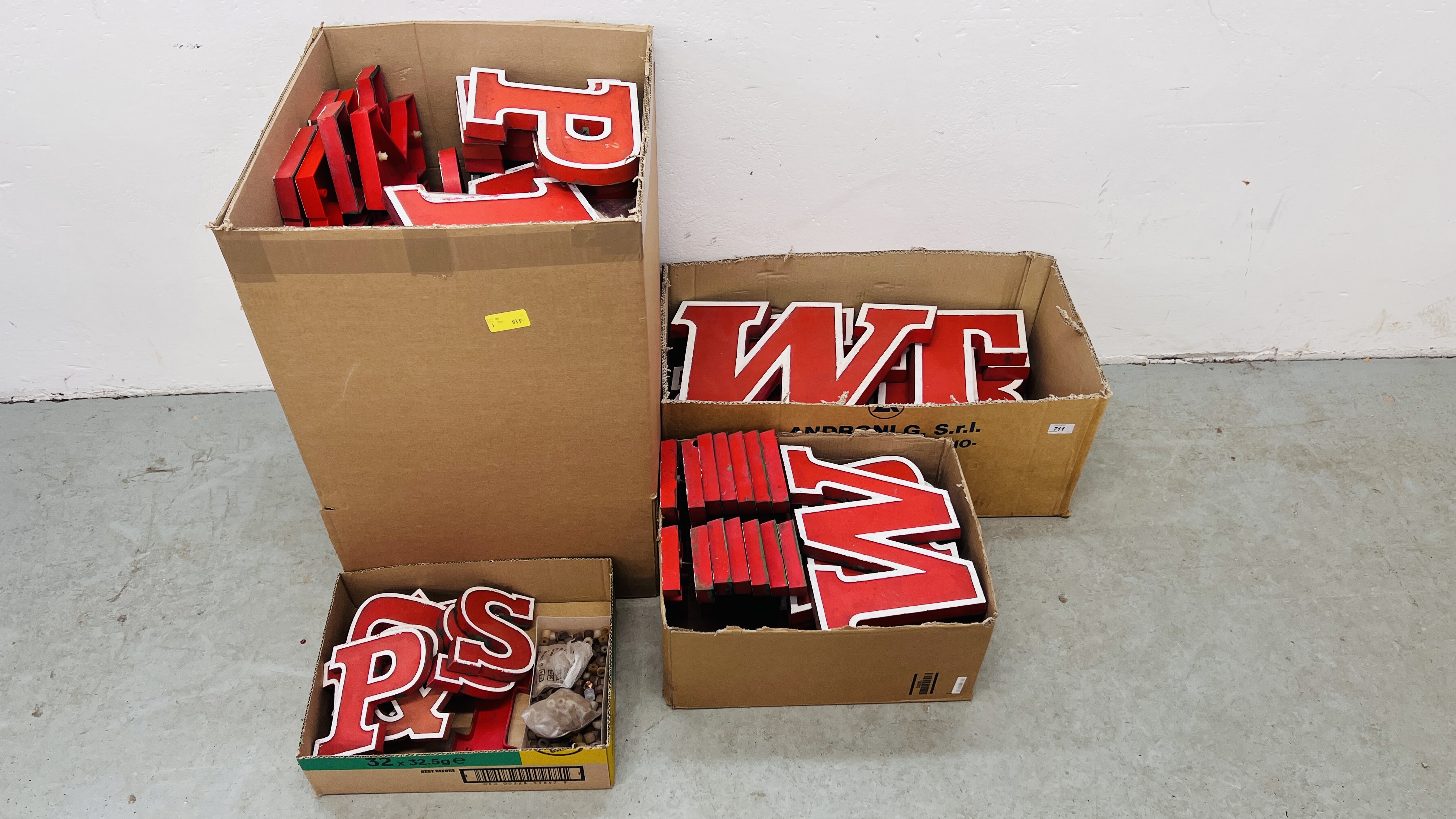 A QUANTITY OF 120 VINTAGE SIGNAGE LETTERING (LARGEST CHARACTER HEIGHT 30.