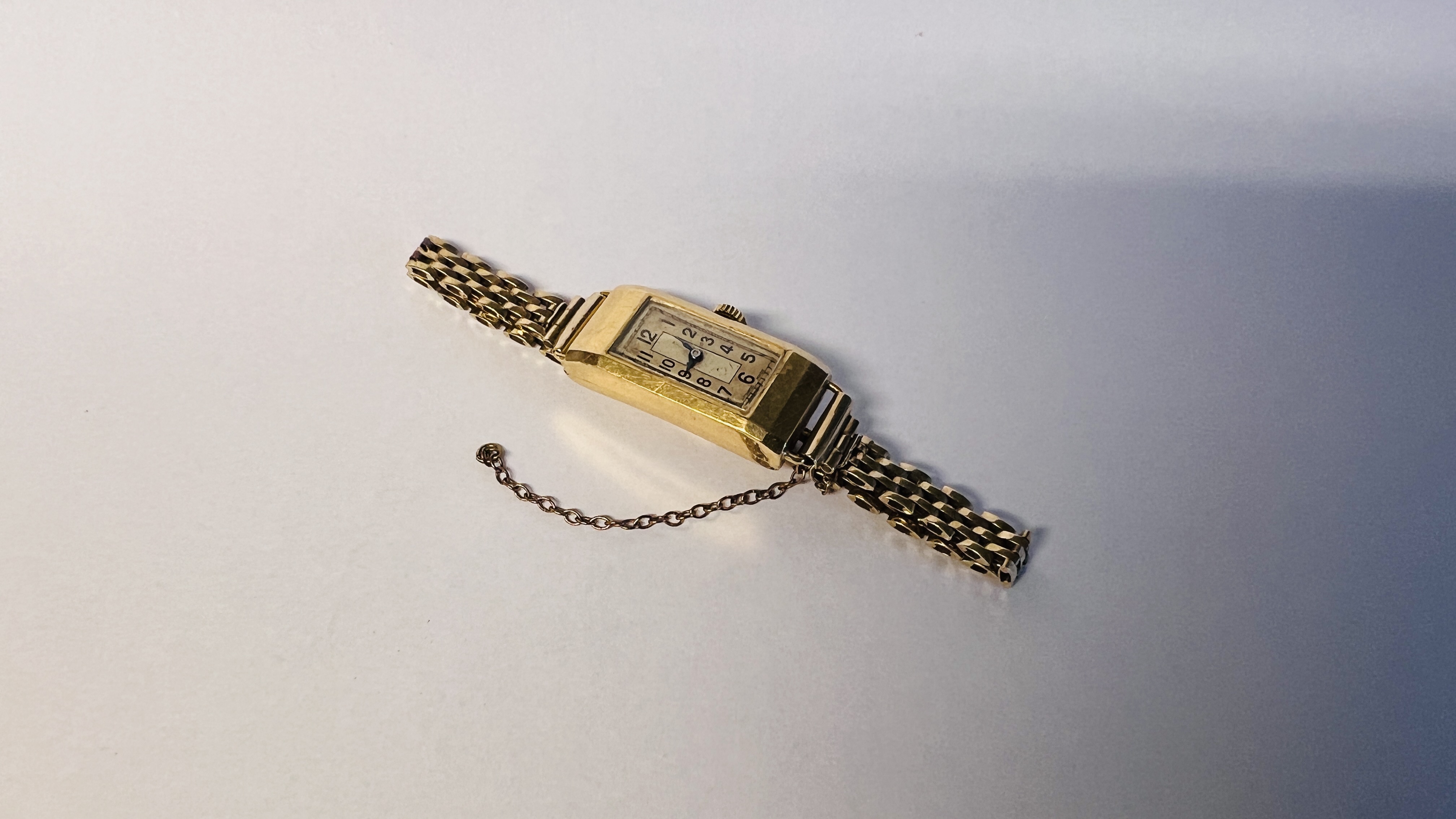 A LADIES 18CT GOLD CASED COCKTAIL WATCH WITH SWISS MOVEMENT ON 9CT GOLD BRACELET. - Image 17 of 44