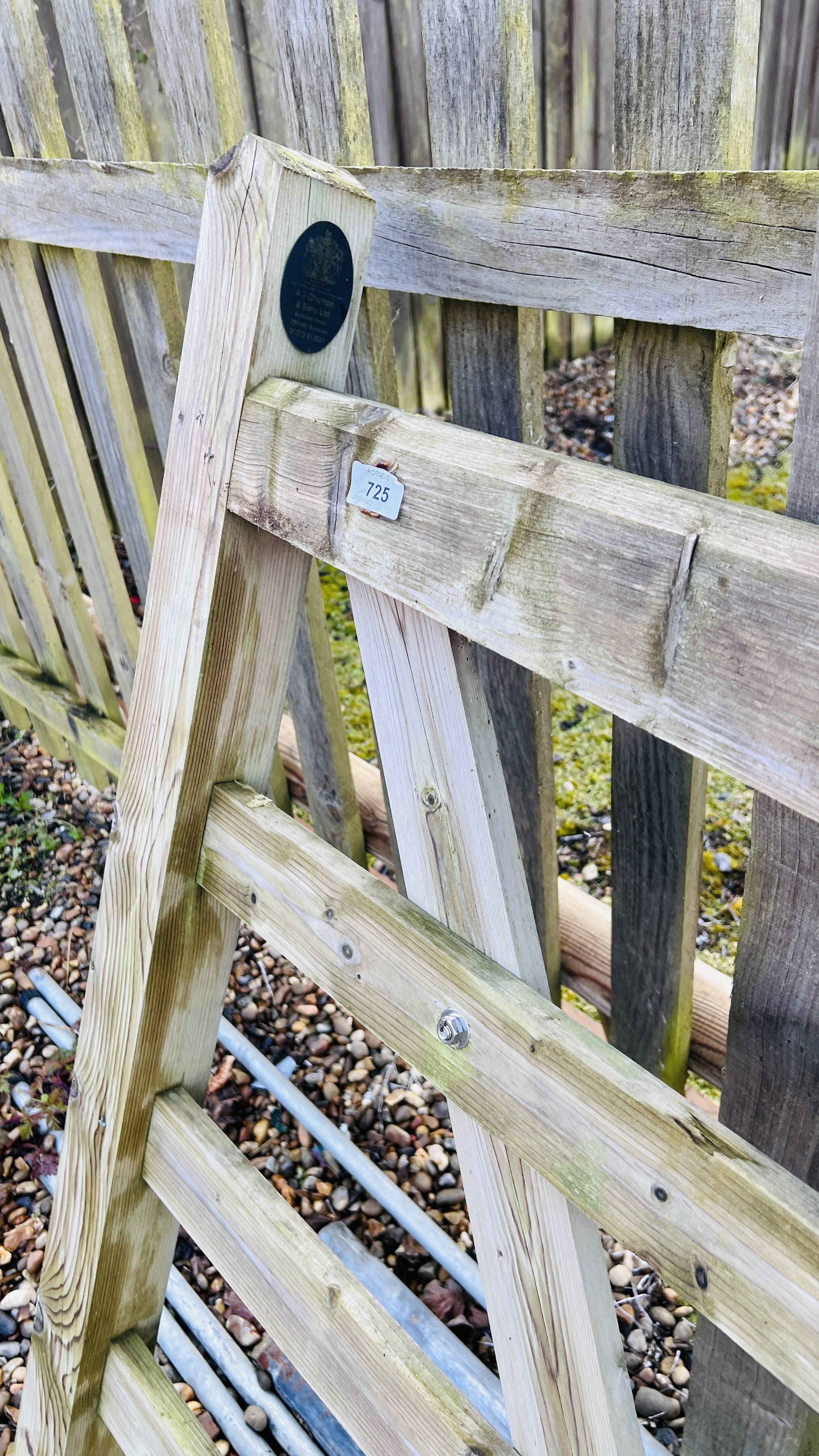 A 3FT (91CM) 5 BAR WOODEN PERSONAL GATE 122CM H. - Image 3 of 3