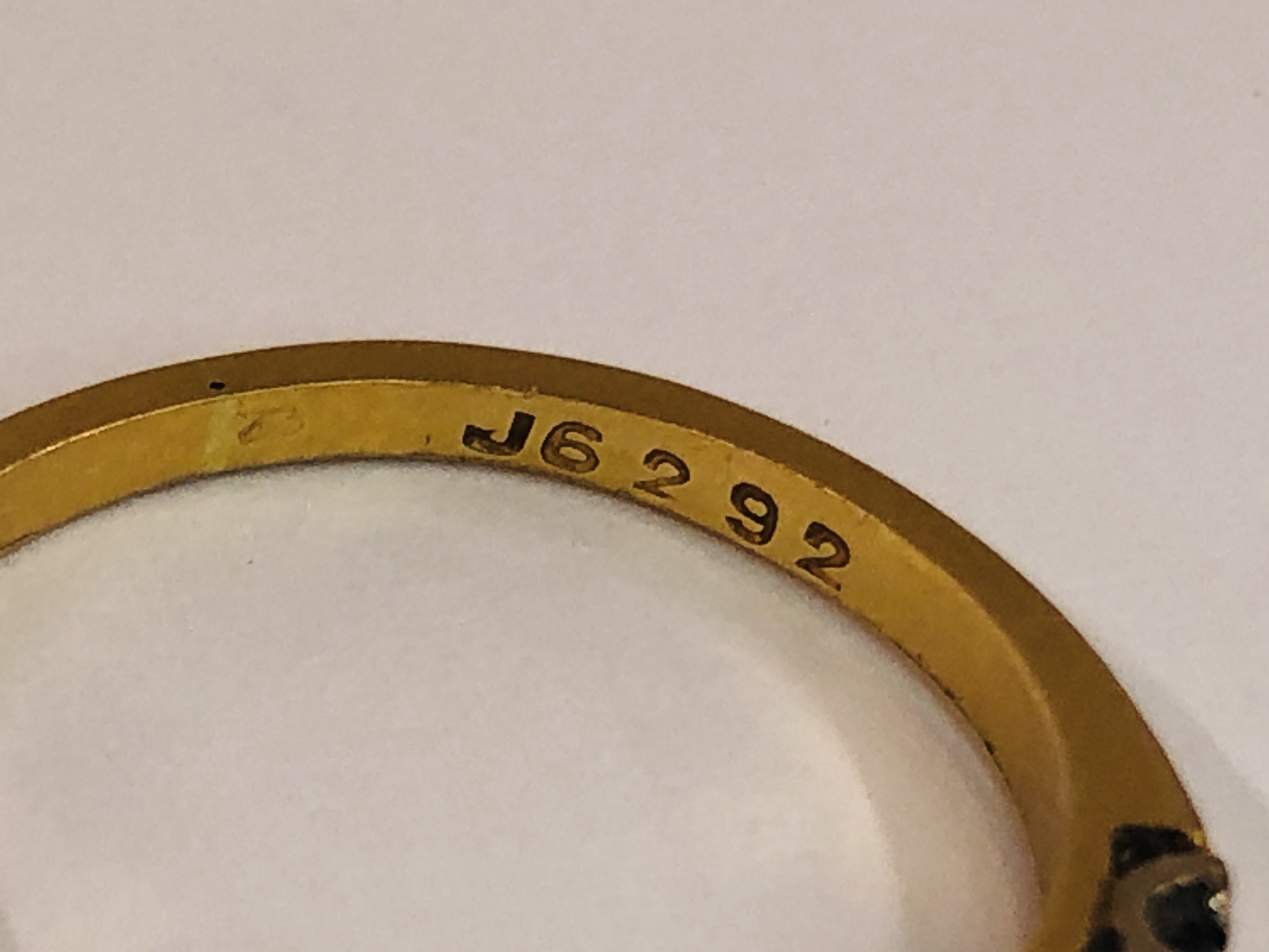 AN 18CT GOLD SAPPHIRE & DIAMOND HALF ETERNITY RING. - Image 3 of 8