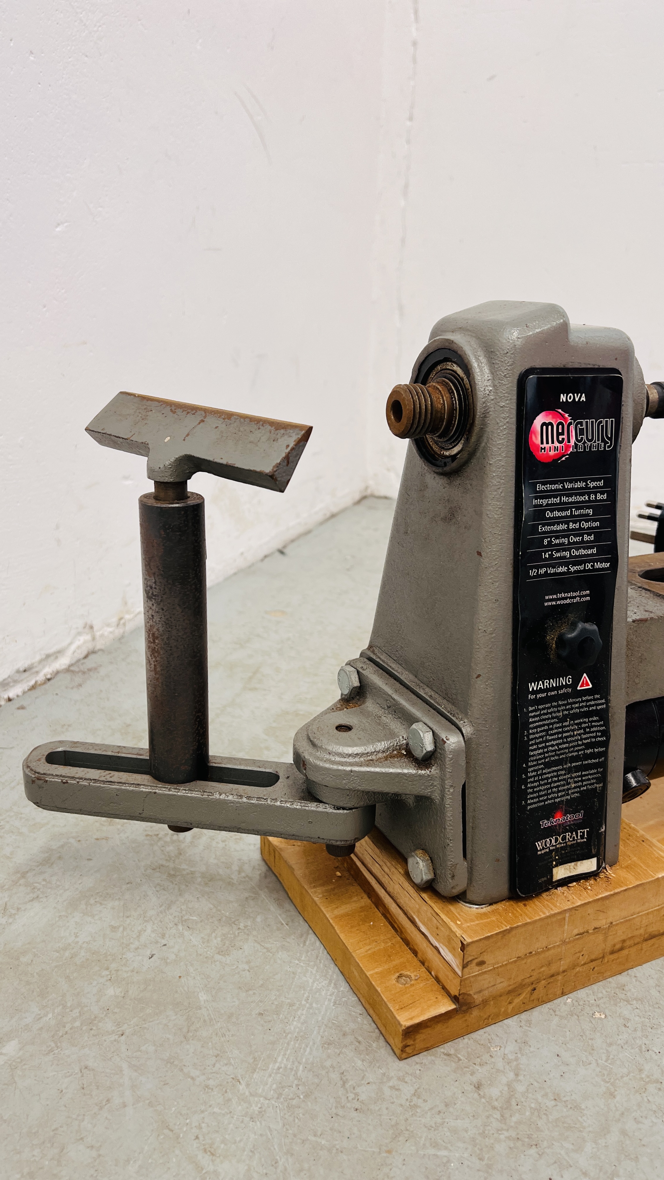 A NOVA MERCURY MINI LATHE WITH ELECTRONIC VARIABLE SPEED CONTROL WITH ACCESSORIES - SOLD AS SEEN. - Image 8 of 14