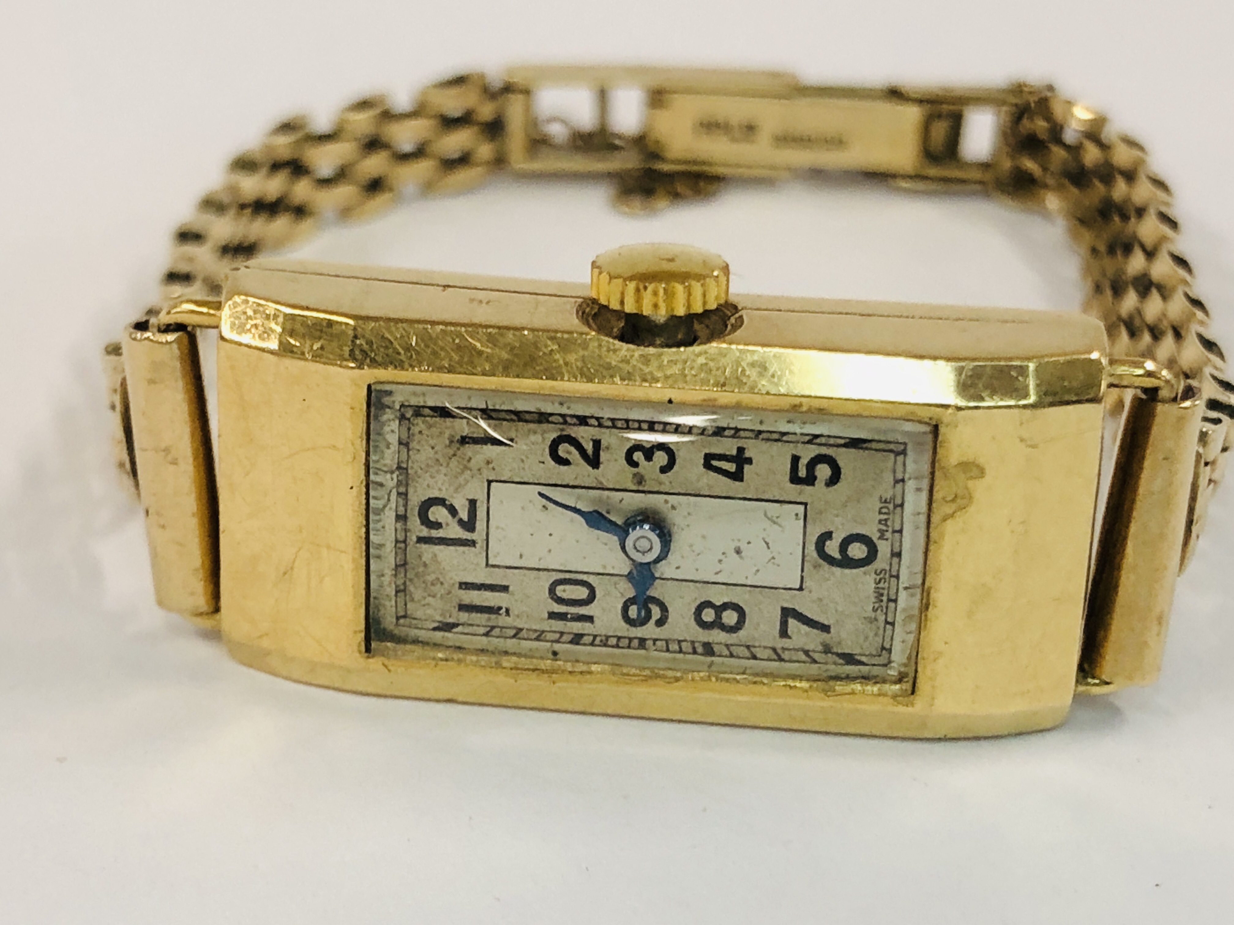 A LADIES 18CT GOLD CASED COCKTAIL WATCH WITH SWISS MOVEMENT ON 9CT GOLD BRACELET. - Image 38 of 44