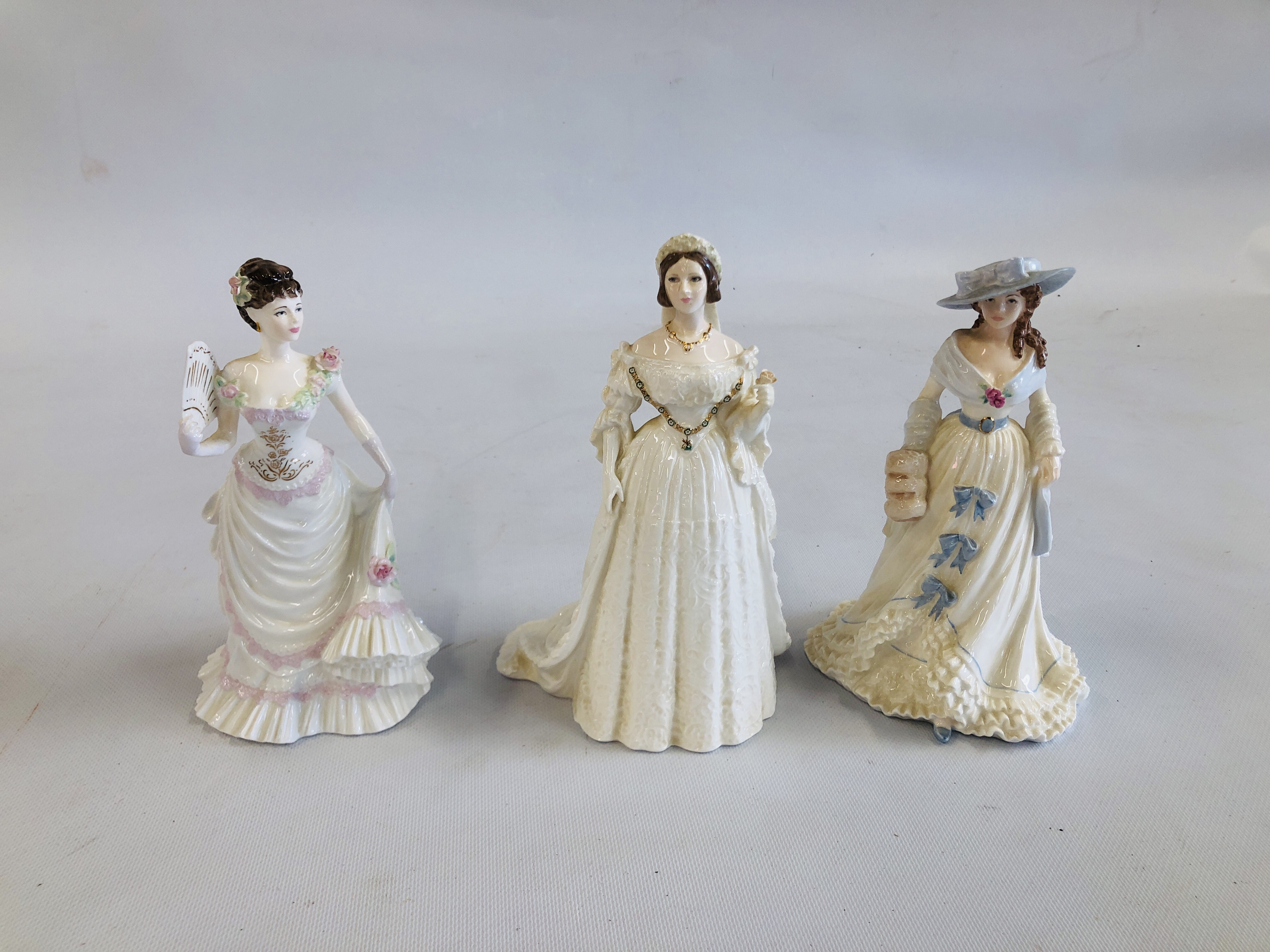 THREE COALPORT CHINA LIMITED EDITION CABINET FIGURES TO INCLUDE FEMMES FATALES "LILLIE LANGTRY"