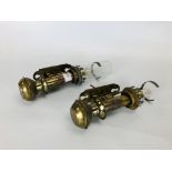 A PAIR OF ORIGINAL VINTAGE "GWR" BRASS WALL OIL LAMPS / CONVERTED, H 25CM.