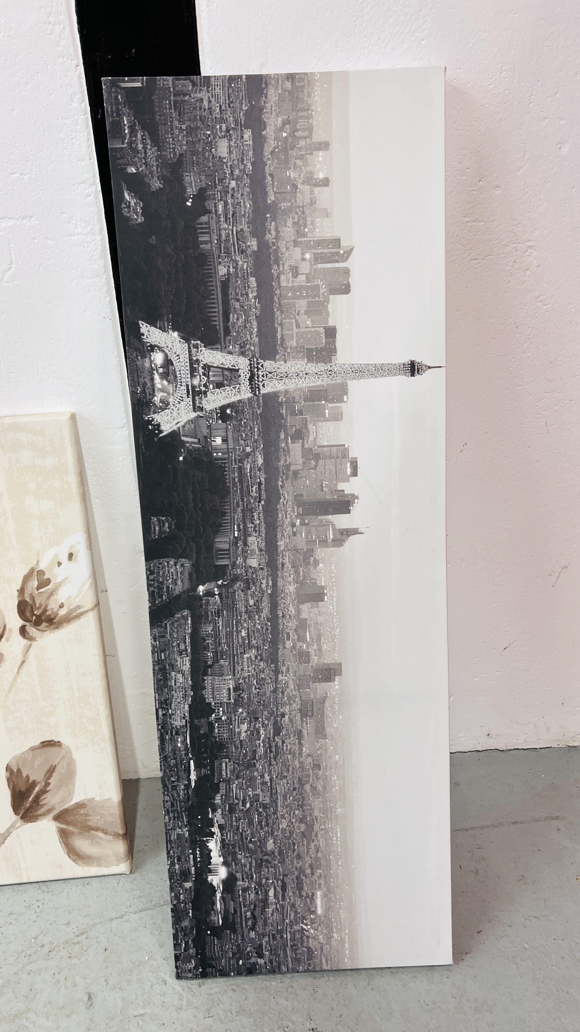 A PAINTED SHABBY CHIC BEVEL EDGED WALL MIRROR ALONG WITH TWO MODERN CANVAS PICTURES. - Image 6 of 6